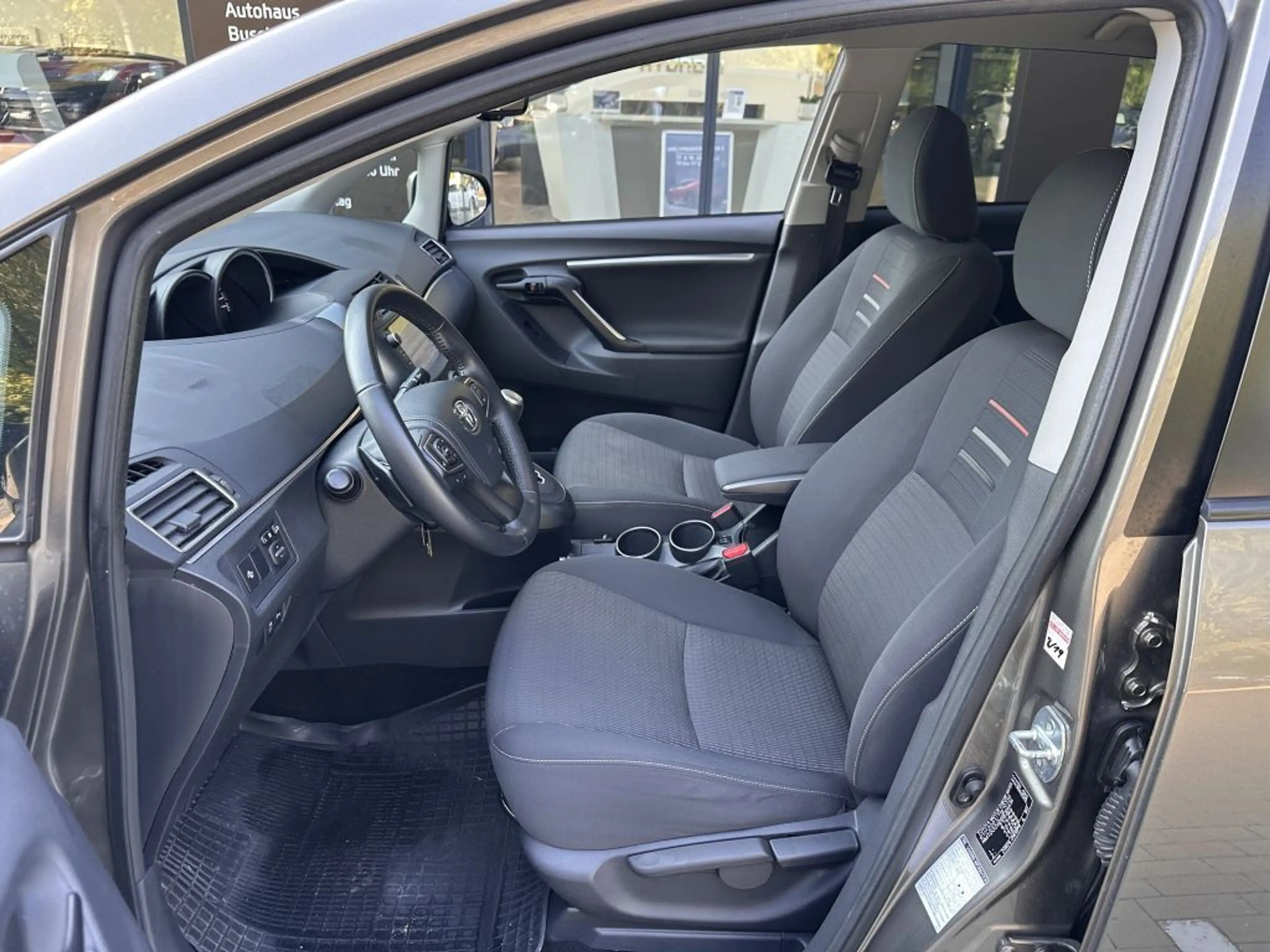 Toyota Verso 1.8 Multidrive S 7-Sitzer Edition S+ — photo 14