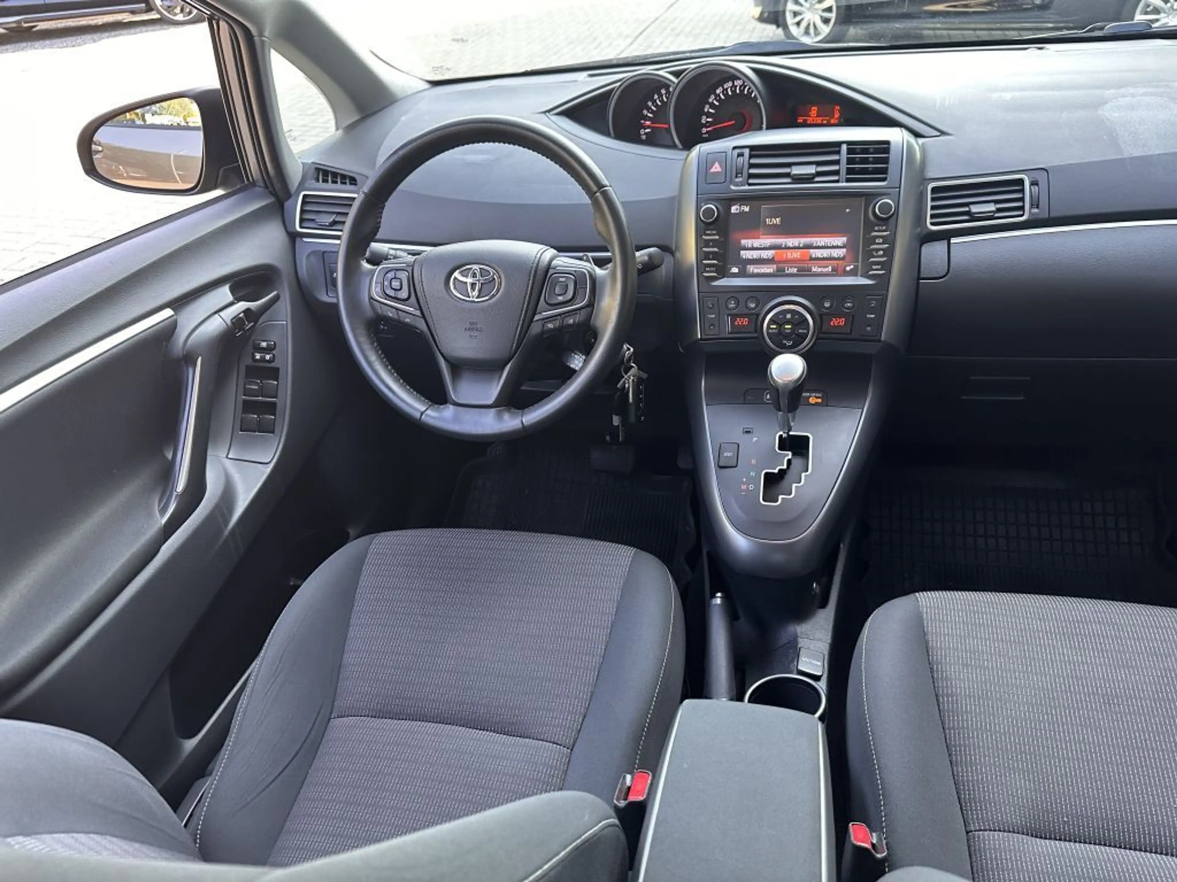 Toyota Verso 1.8 Multidrive S 7-Sitzer Edition S+ — photo 11