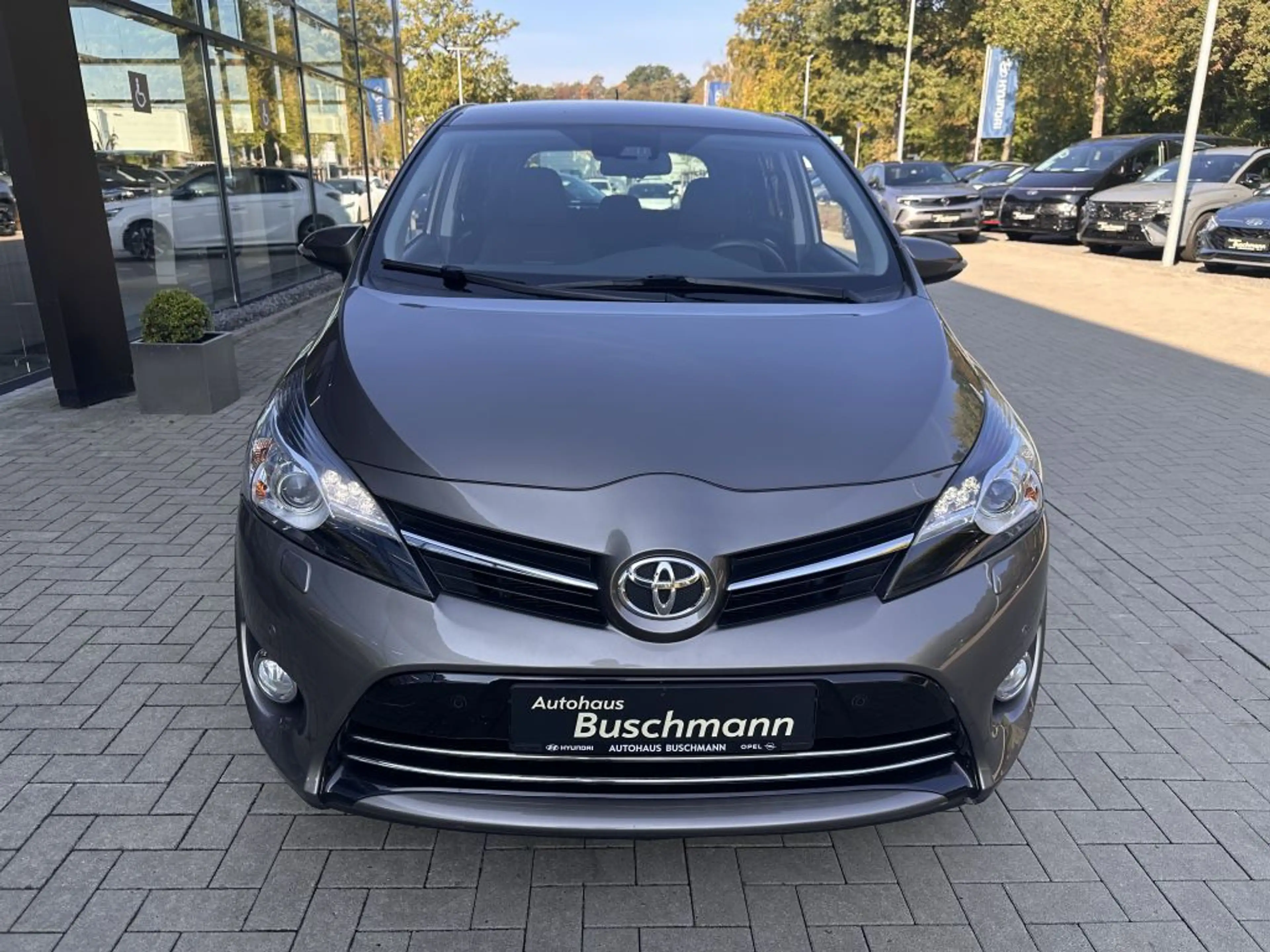 Toyota Verso 1.8 Multidrive S 7-Sitzer Edition S+ — photo 2