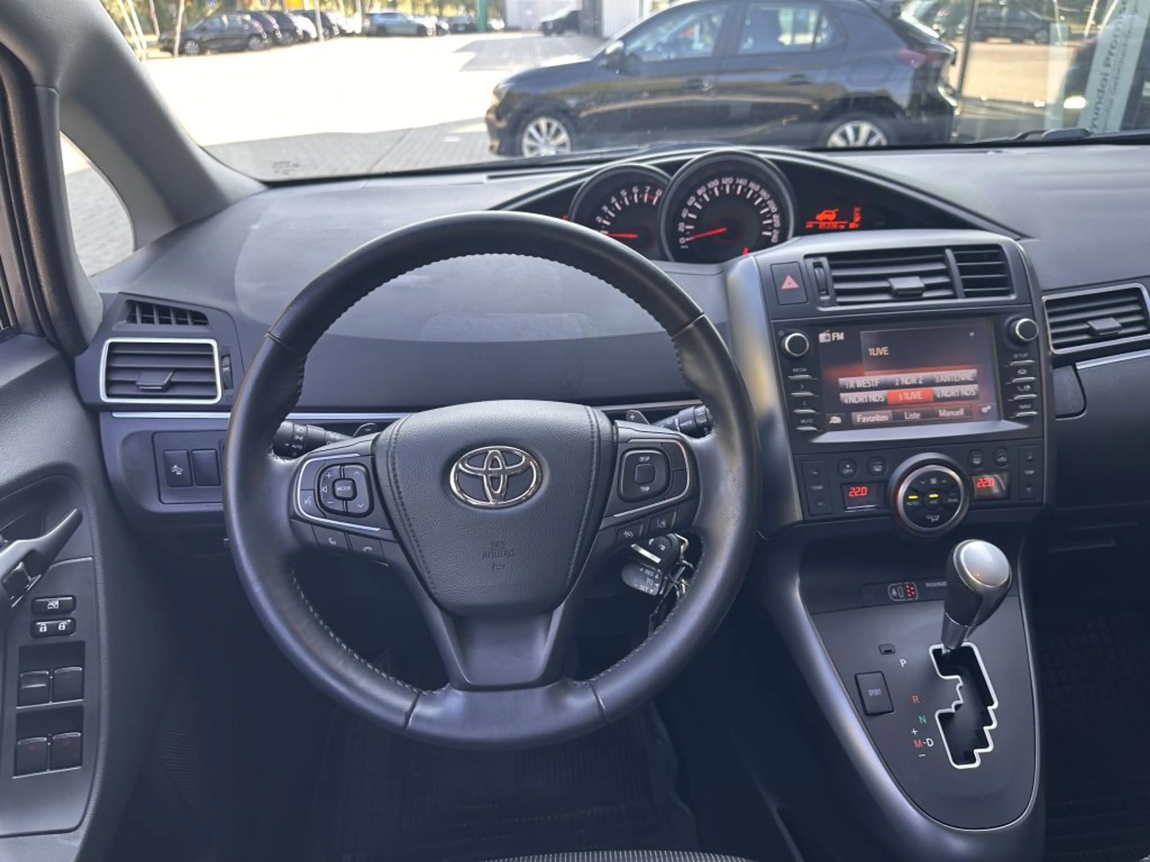 Toyota Verso 1.8 Multidrive S 7-Sitzer Edition S+ — photo 12