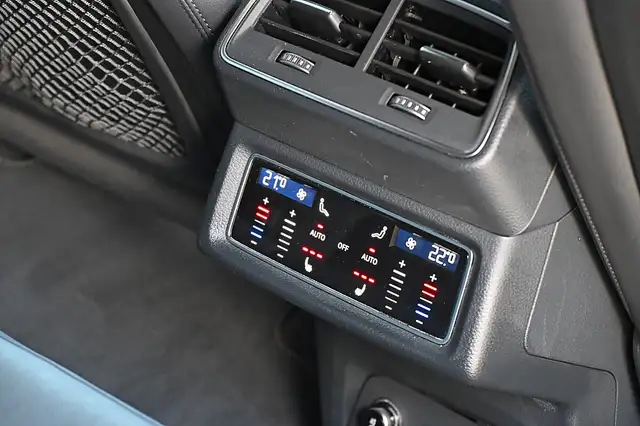 Audi Q8 e-tron Q8 55 e-tron quattro 106kWh S Line ACC, AHK, Ma... Ansicht 9