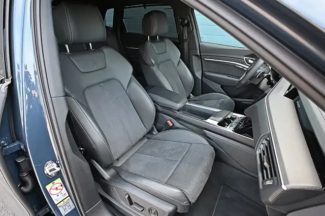 Audi Q8 e-tron Q8 55 e-tron quattro 106kWh S Line ACC, AHK, Ma... Ansicht 11