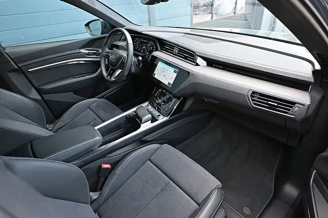 Audi Q8 e-tron Q8 55 e-tron quattro 106kWh S Line ACC, AHK, Ma... Ansicht 4
