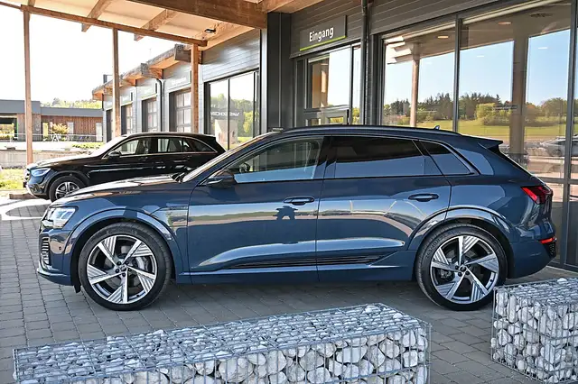 Audi Q8 e-tron Q8 55 e-tron quattro 106kWh S Line ACC, AHK, Ma... Ansicht 2
