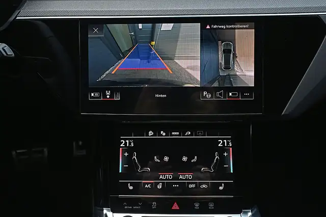 Audi Q8 e-tron Q8 55 e-tron quattro 106kWh S Line ACC, AHK, Ma... Ansicht 19