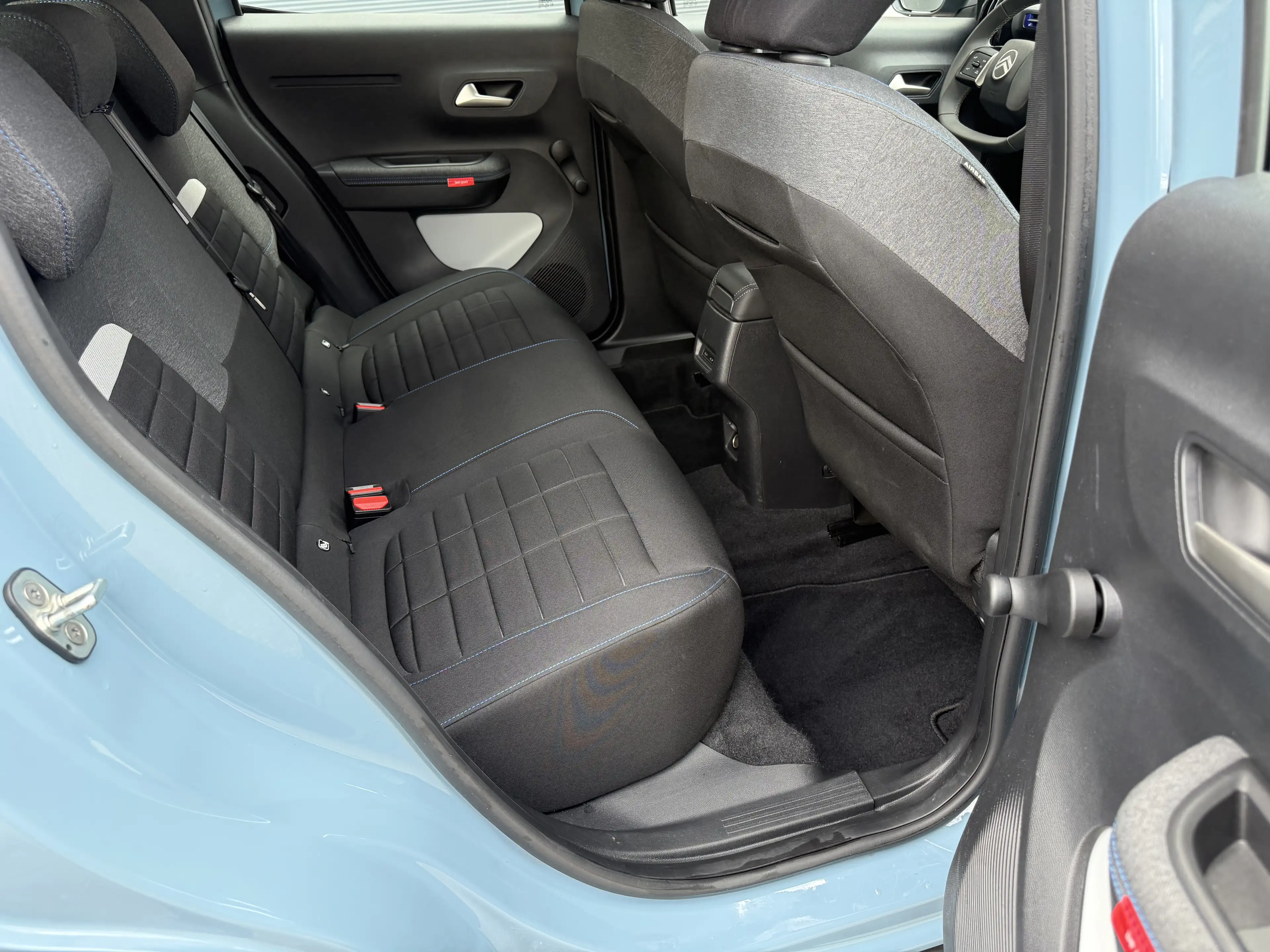 Citroen C3 12 Turbo 101pk MILD-HYBRID AUT PLUS — photo 6