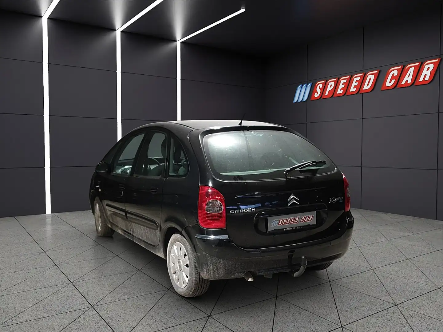 Citroen Xsara Picasso 2,0 HDi Exclusive Zwart - 1