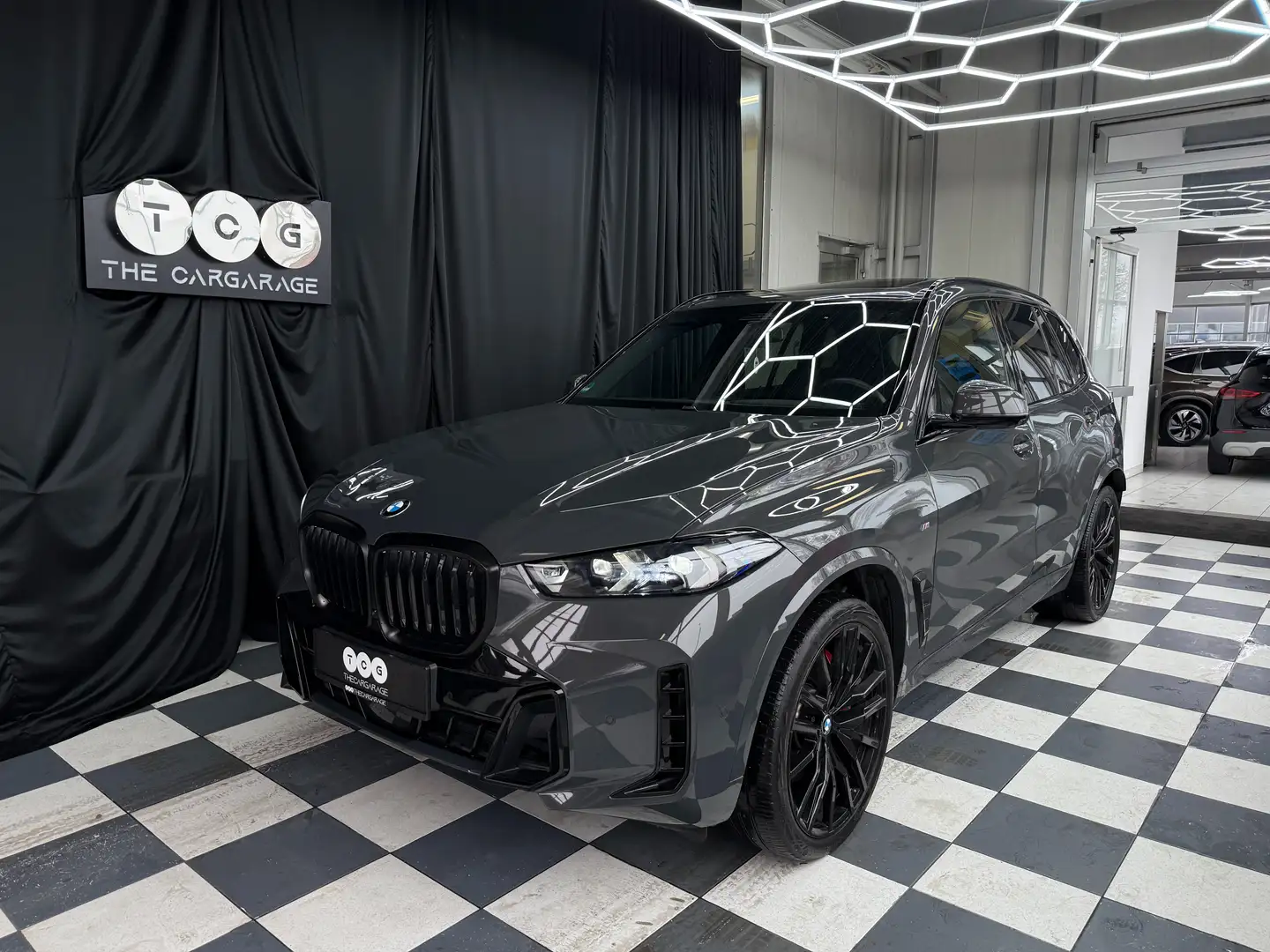 BMW X5 30 d xDrive M Sport Grau - 1