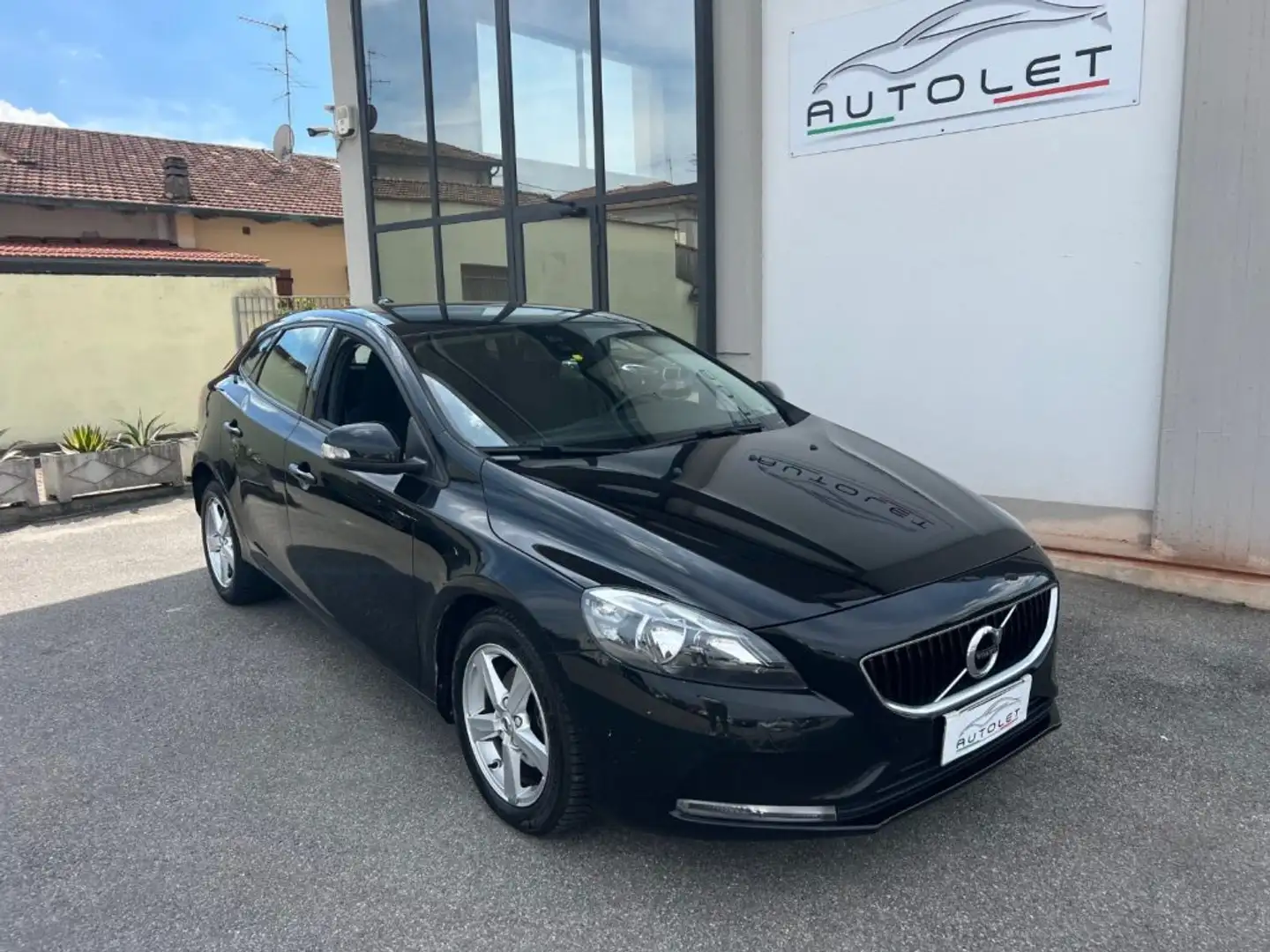 Volvo V40 D2 'eco' Momentum - PER NEOPATENTATO -- Nero - 1