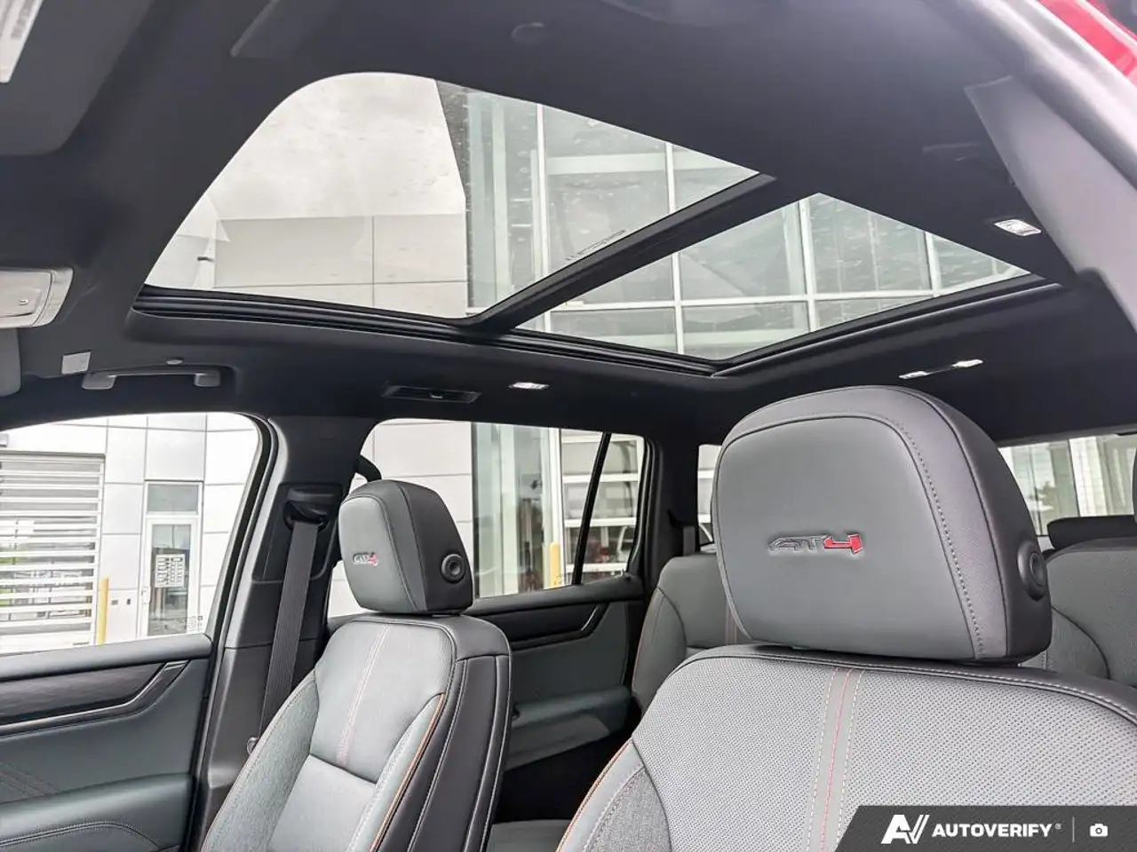 GMC Acadia снимка GMC Acadia