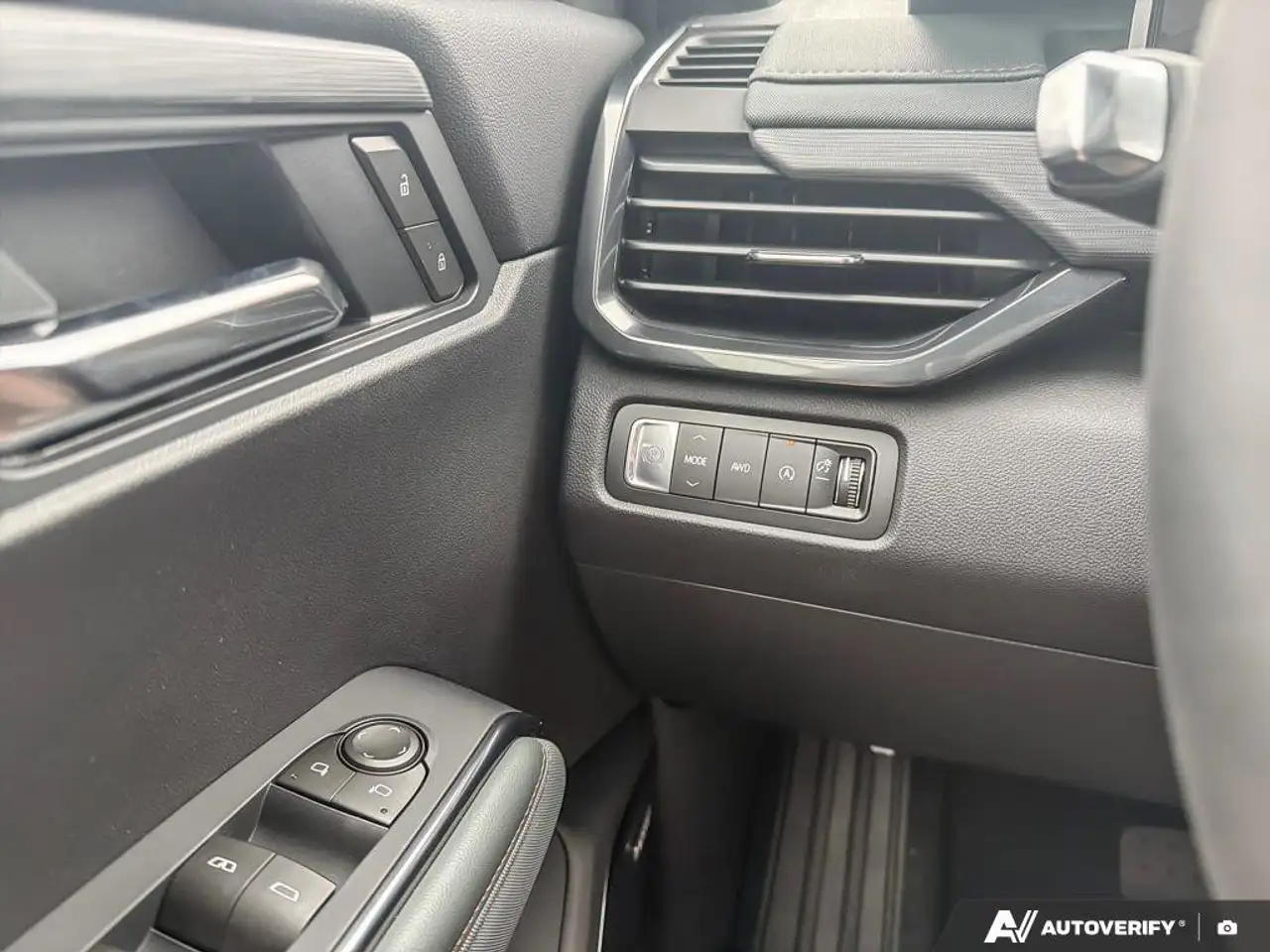 GMC Acadia снимка GMC Acadia