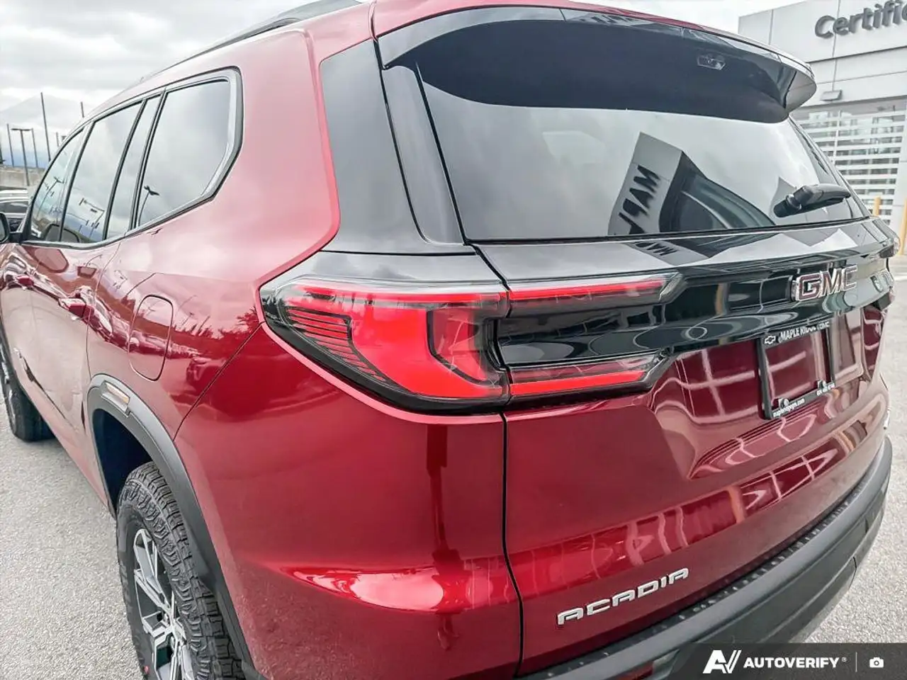 GMC Acadia снимка GMC Acadia