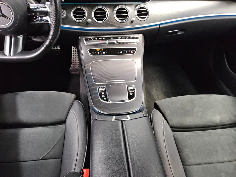 Mercedes-Benz E 220 T d AMG-Line Night Navi LED Widescreen — photo 6