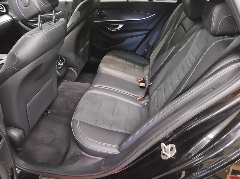 Mercedes-Benz E 220 T d AMG-Line Night Navi LED Widescreen — photo 13