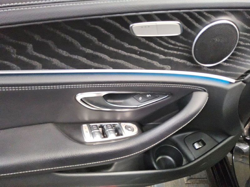 Mercedes-Benz E 220 T d AMG-Line Night Navi LED Widescreen — photo 10