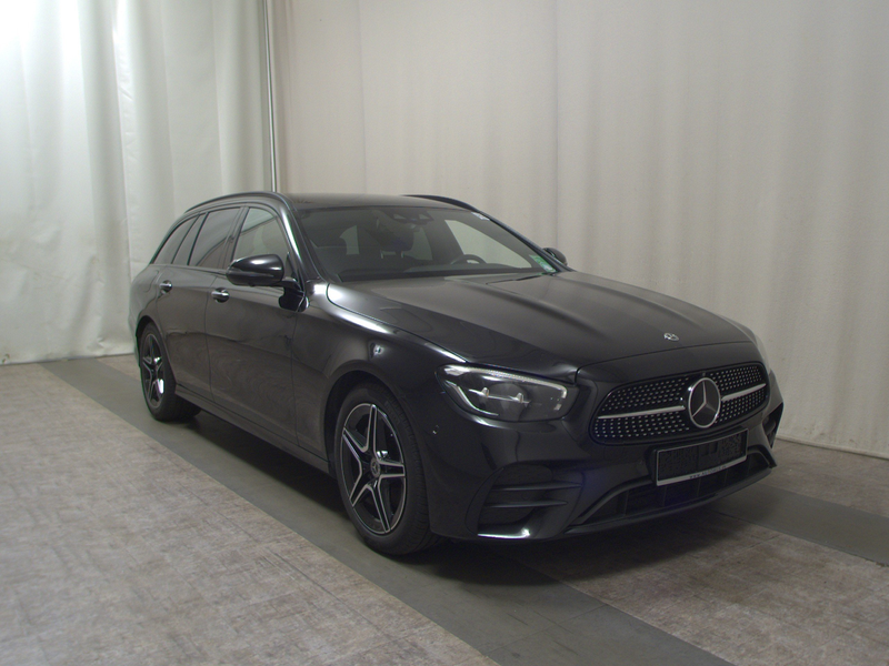Mercedes-Benz E 220 T d AMG-Line Night Navi LED Widescreen — photo 3