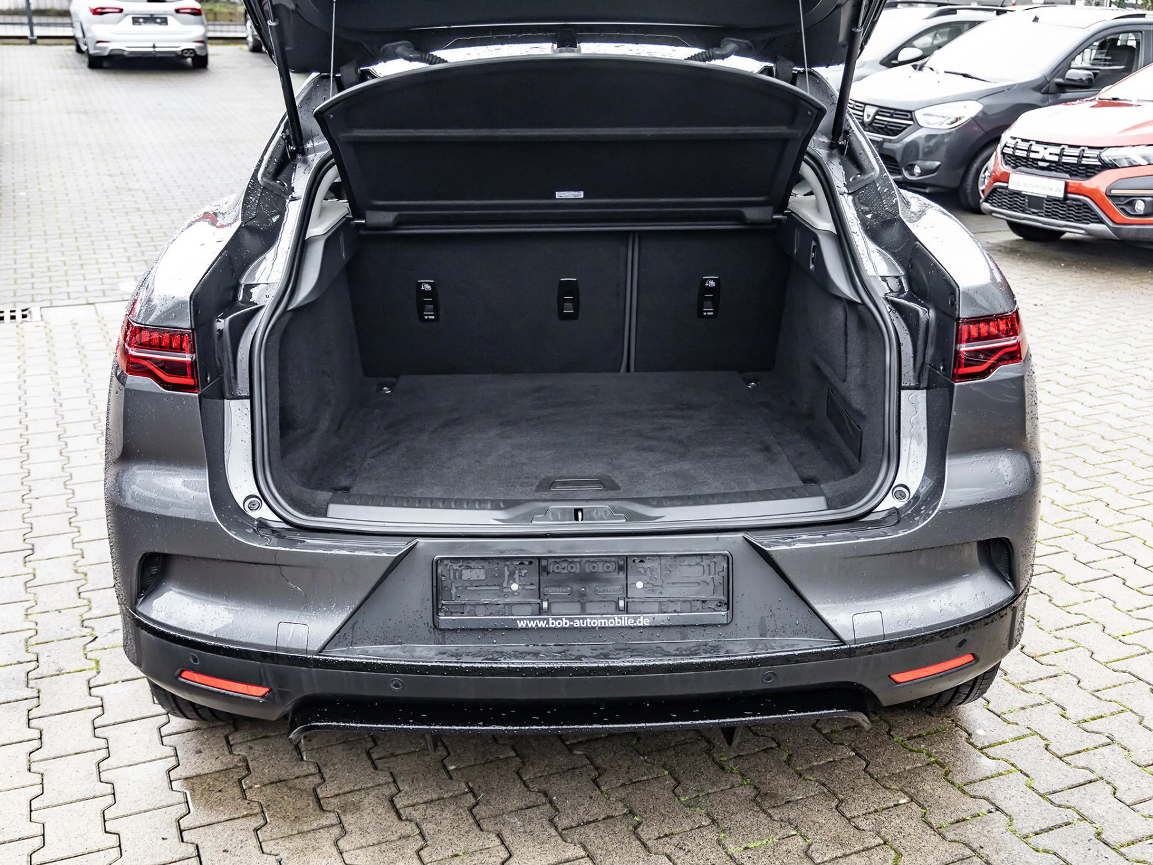 Jaguar I-Pace S EV400 NAVI STANDHEIZUNG PDC KLIMA BT — photo 10
