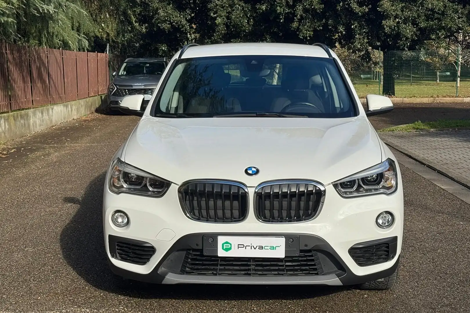 BMW X1 X1 sDrive16d Business Weiß - 2
