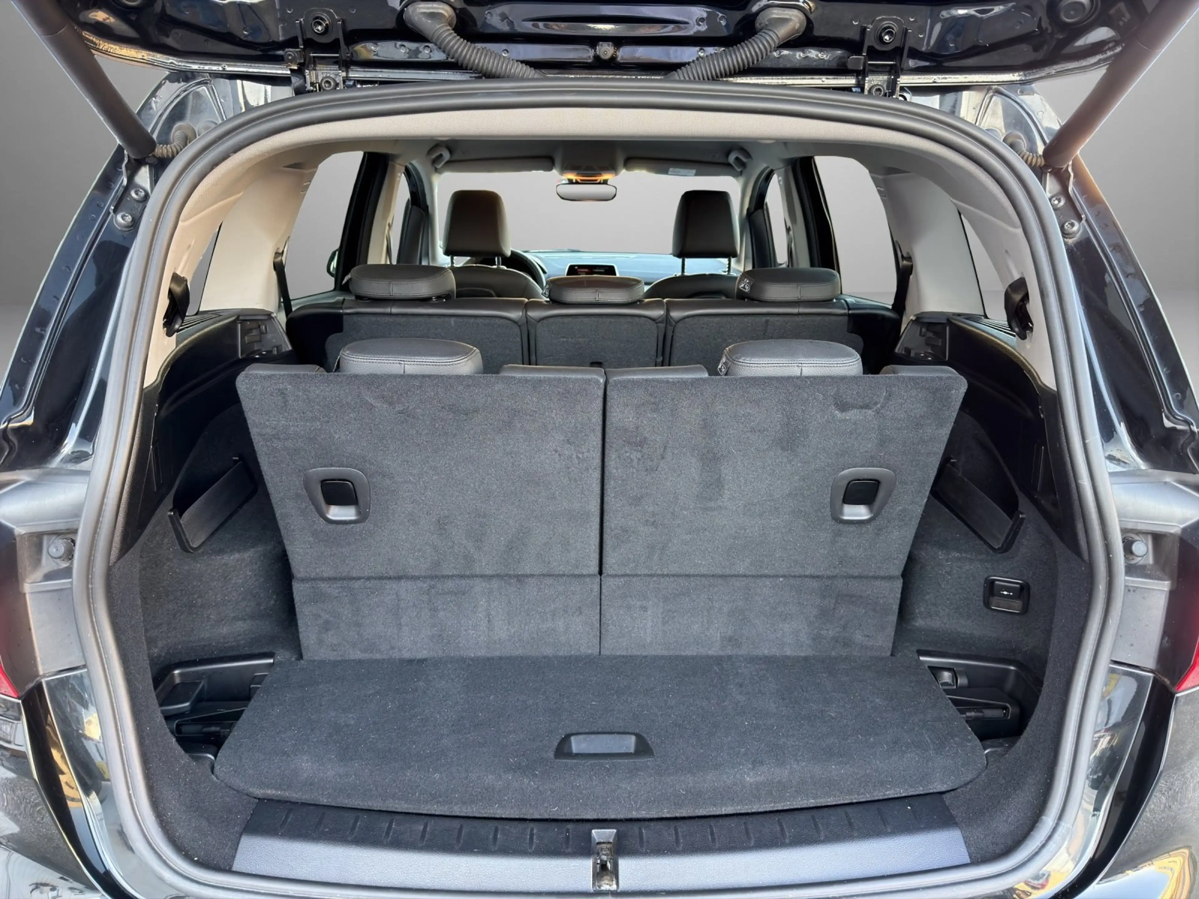 BMW 216 d Gran Tourer Advantage *7-Sitzer, LED, LEDER* — photo 9