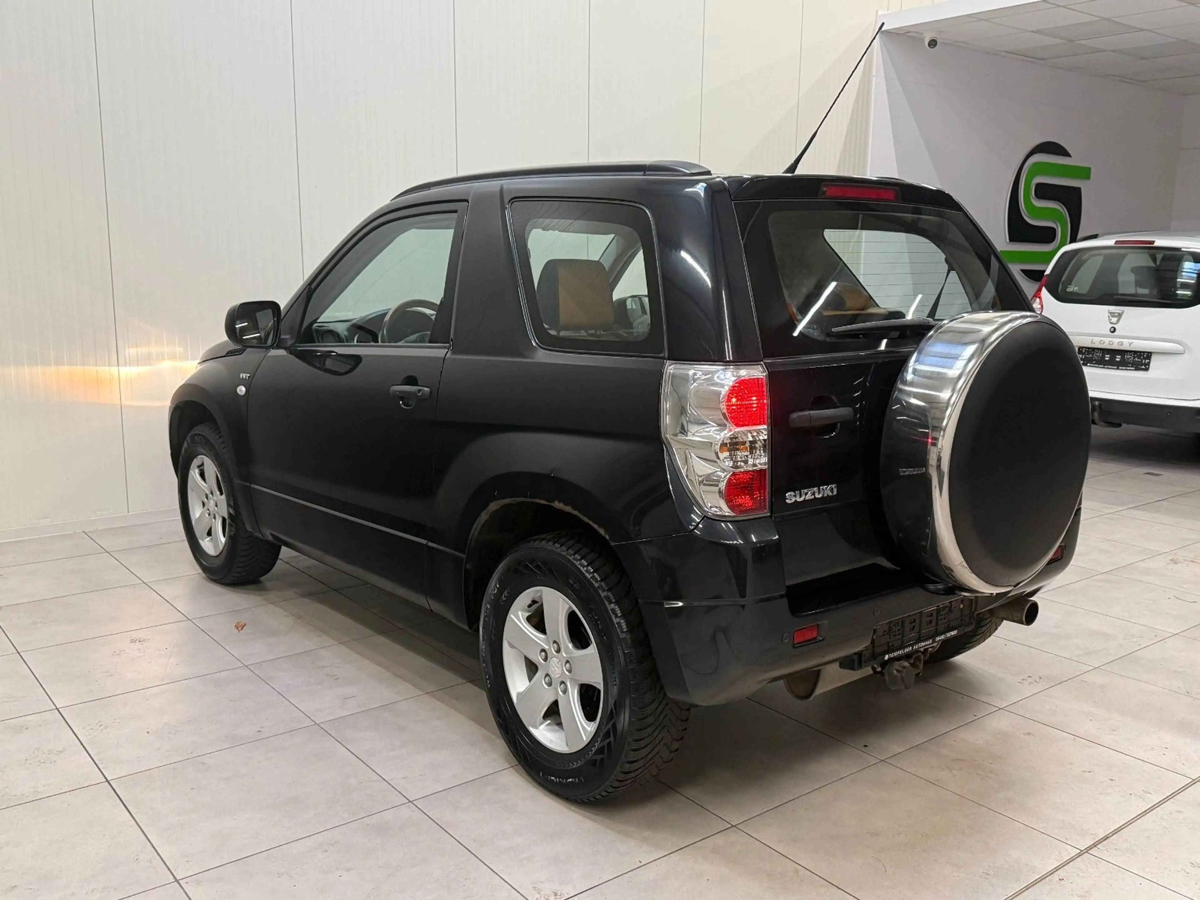 Suzuki Grand Vitara 1.6 Club PDC / KLIMA — photo 4