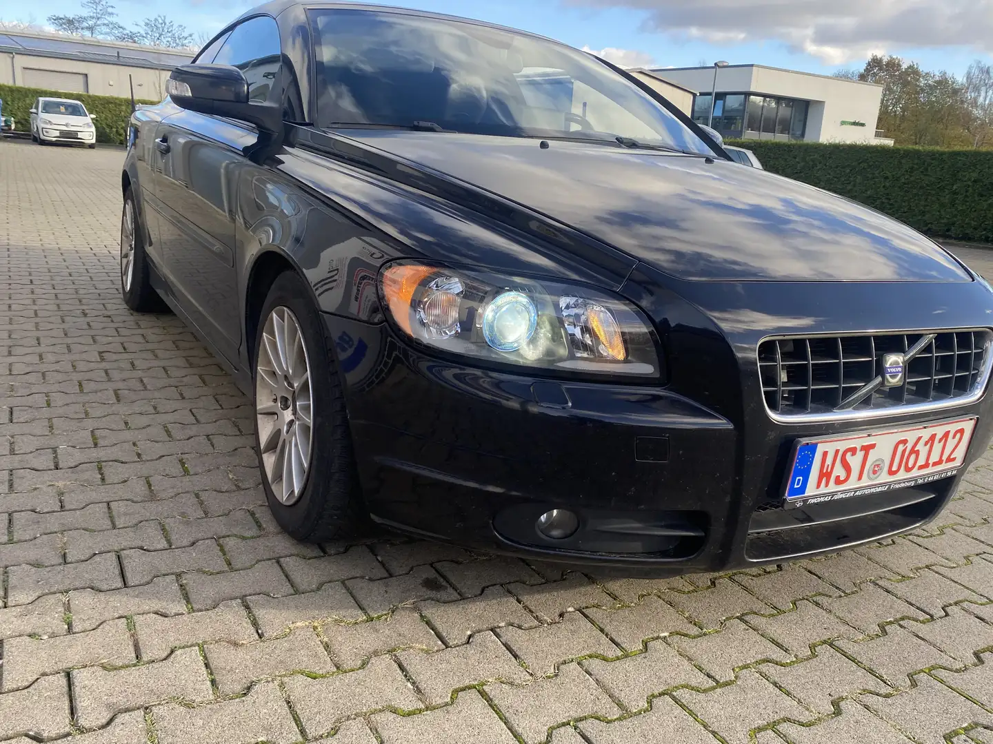 Volvo C70 D5 Summum/Vollausstattung Schwarz - 2