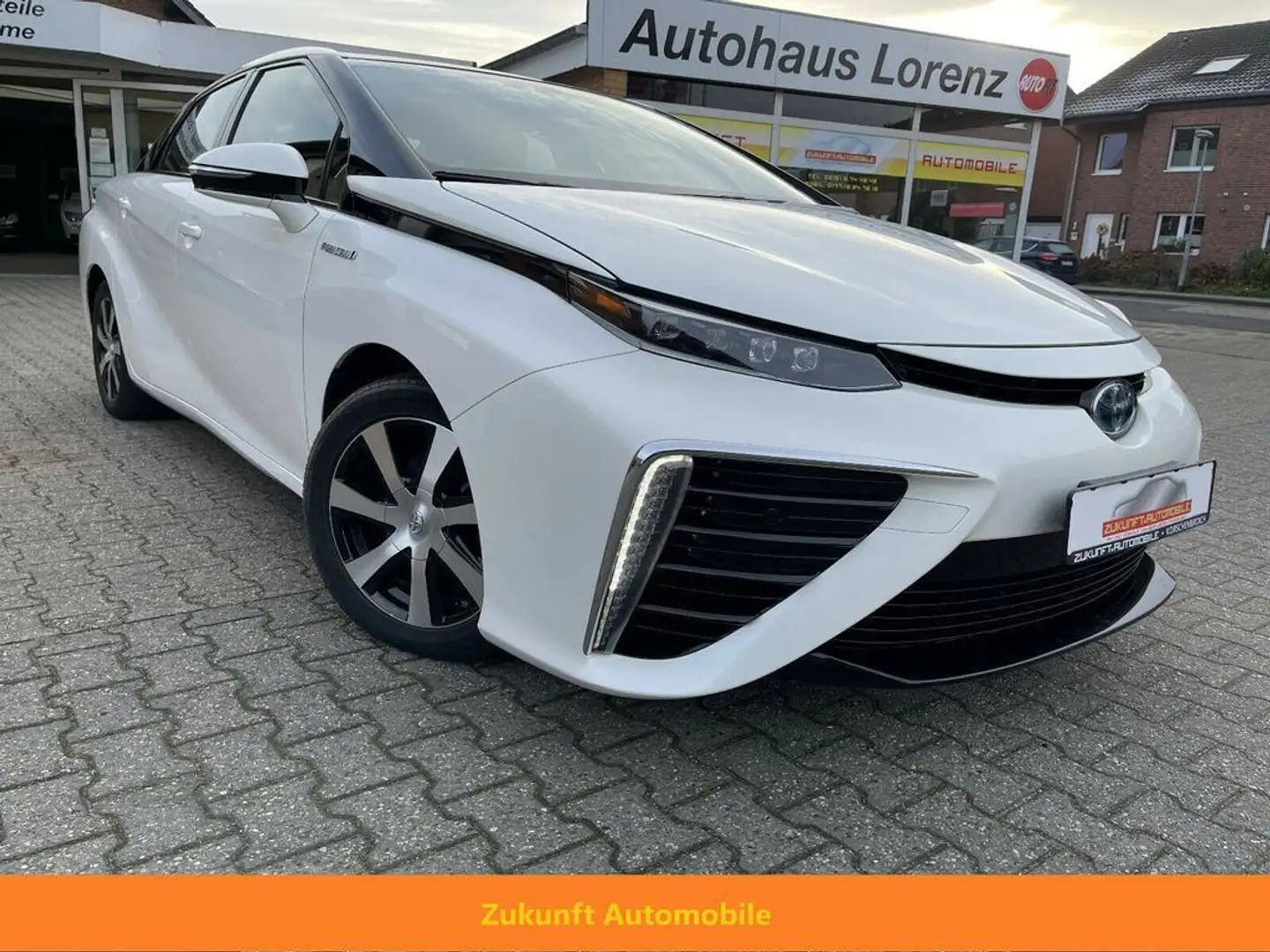 Toyota Mirai FUELCELL Wit - 1