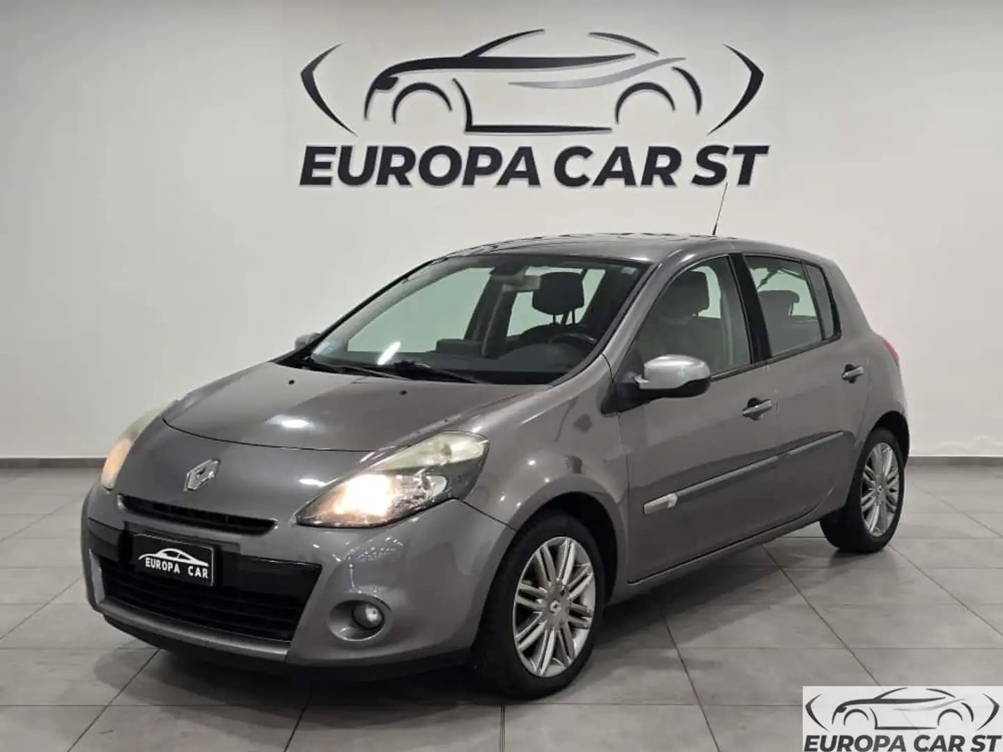 Renault Clio Clio 1.2 16V 5 porte Live! Gris - 1