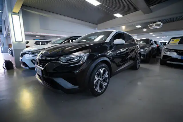 2022 Renault Captur in Black for sale