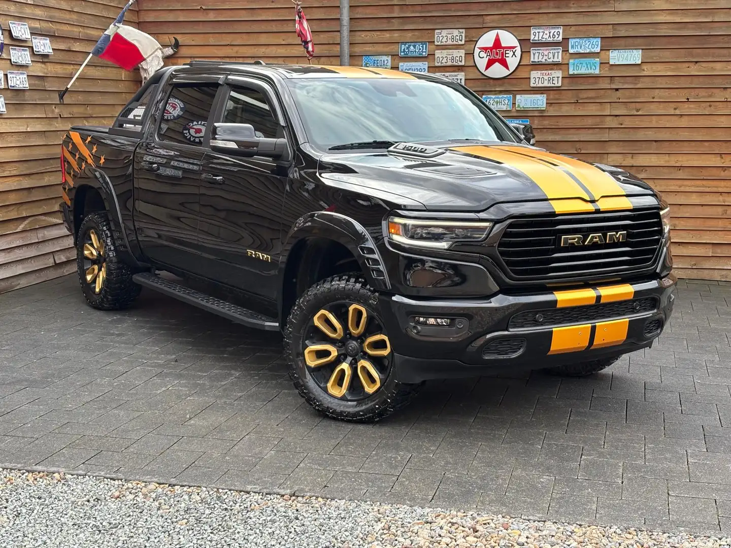 Dodge RAM 1500 5,7 Laramie LPG CrewCab LED AHK Schwarz - 2
