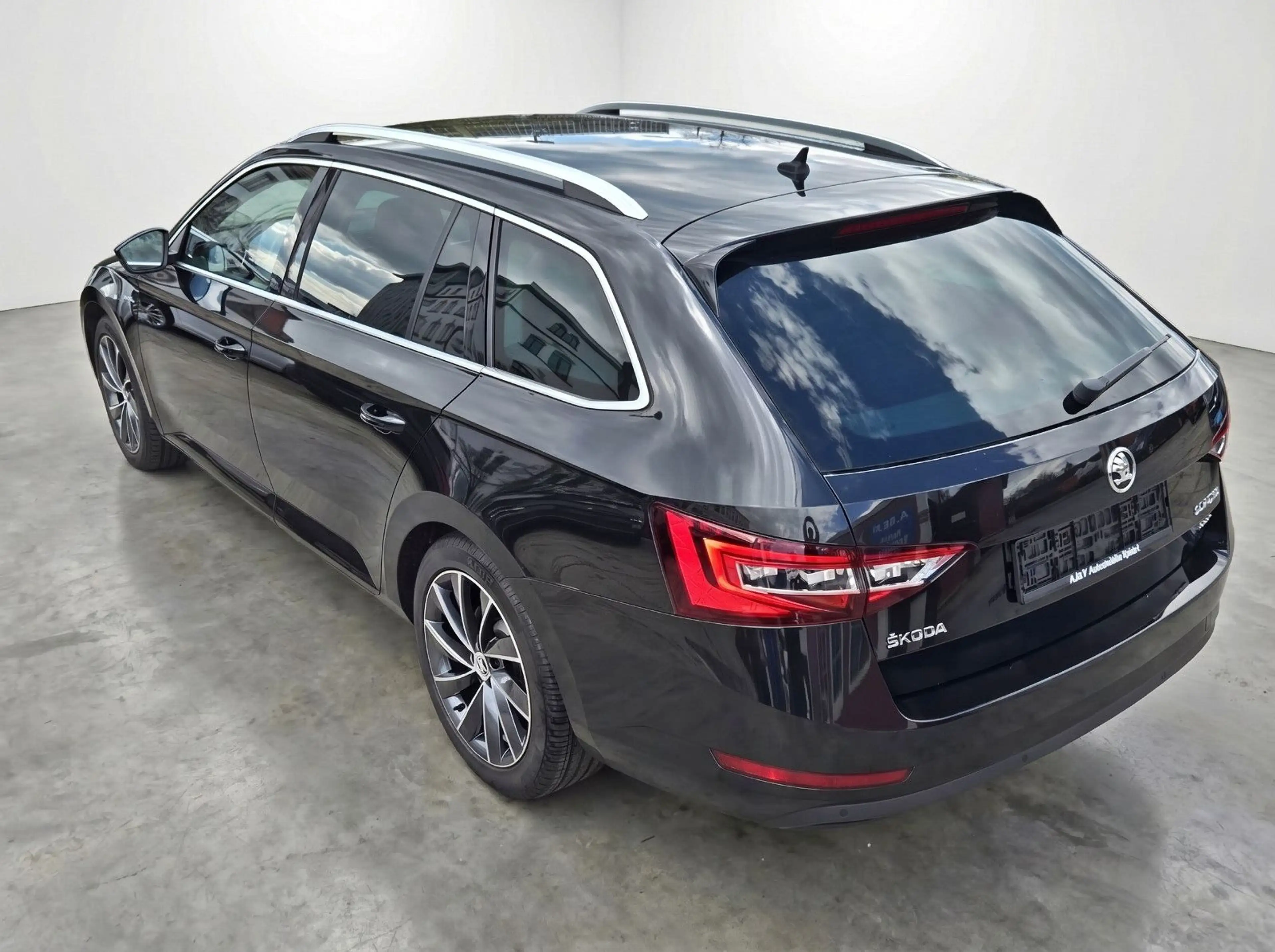 Skoda Superb 2.0TDI DSG 4x4 L&K, GARANTIE, LEDER, S-H. — photo 8