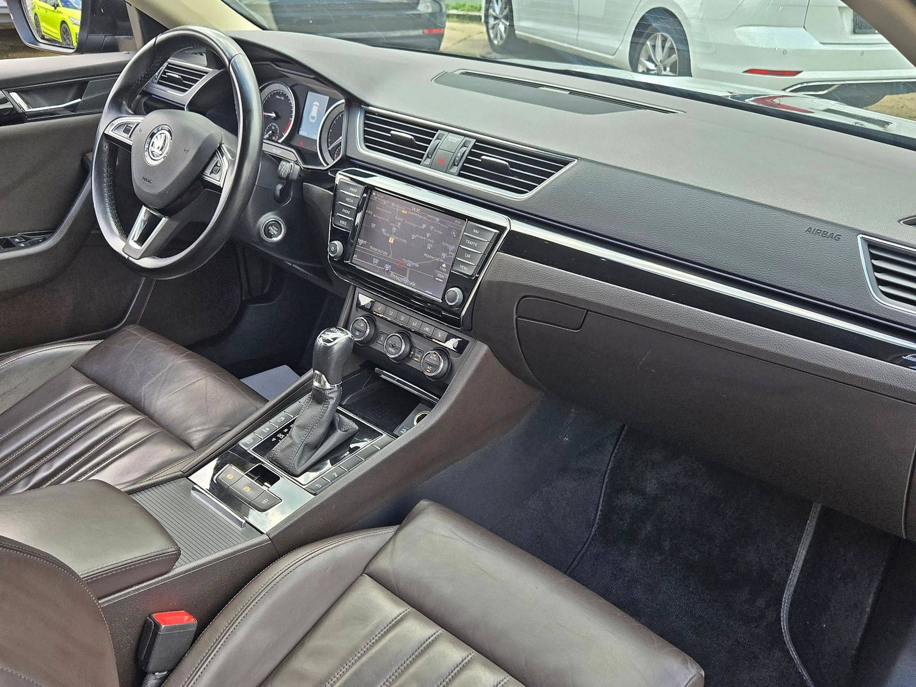 Skoda Superb 2.0TDI DSG 4x4 L&K, GARANTIE, LEDER, S-H. — photo 11