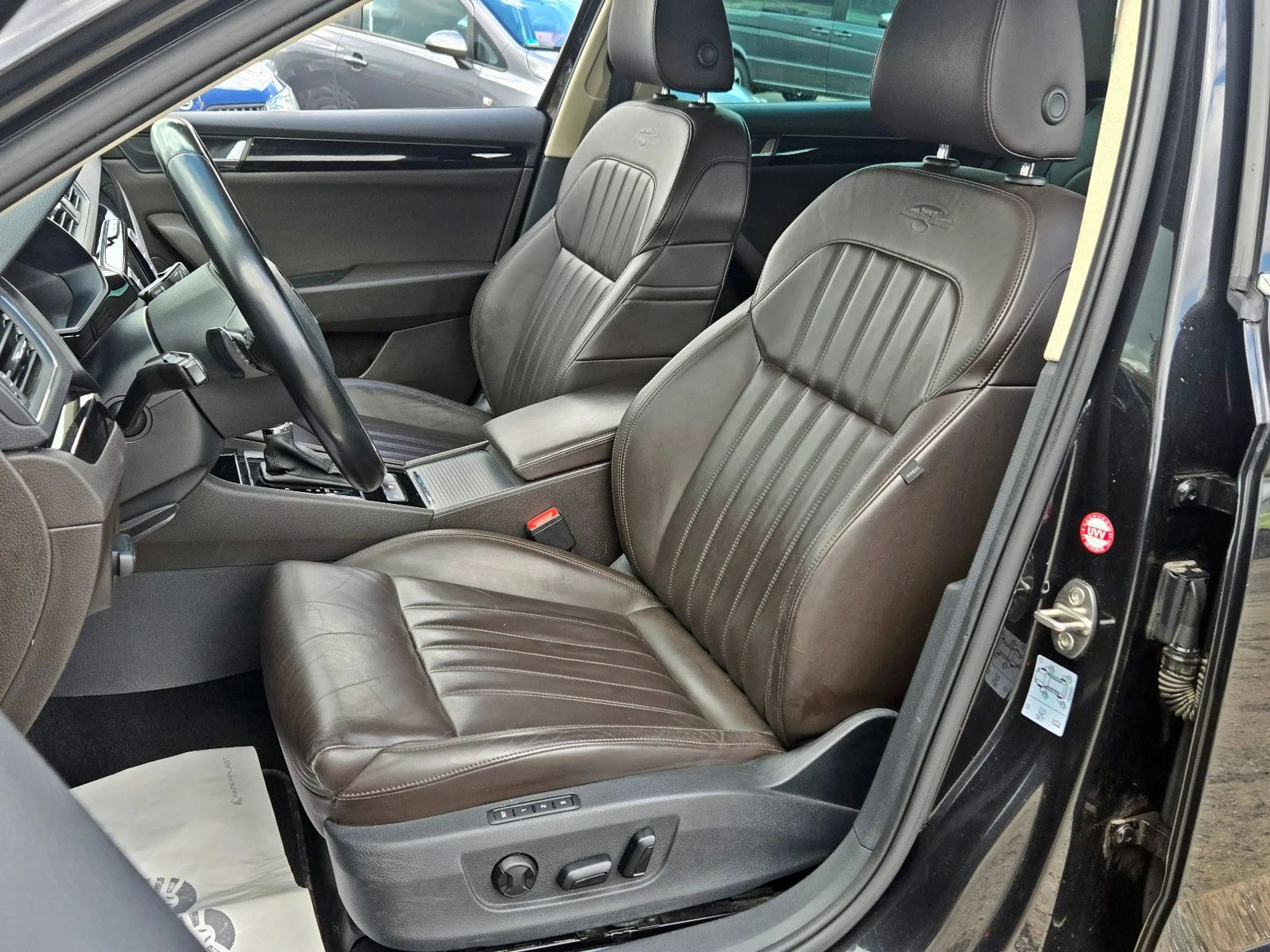Skoda Superb 2.0TDI DSG 4x4 L&K, GARANTIE, LEDER, S-H. — photo 22