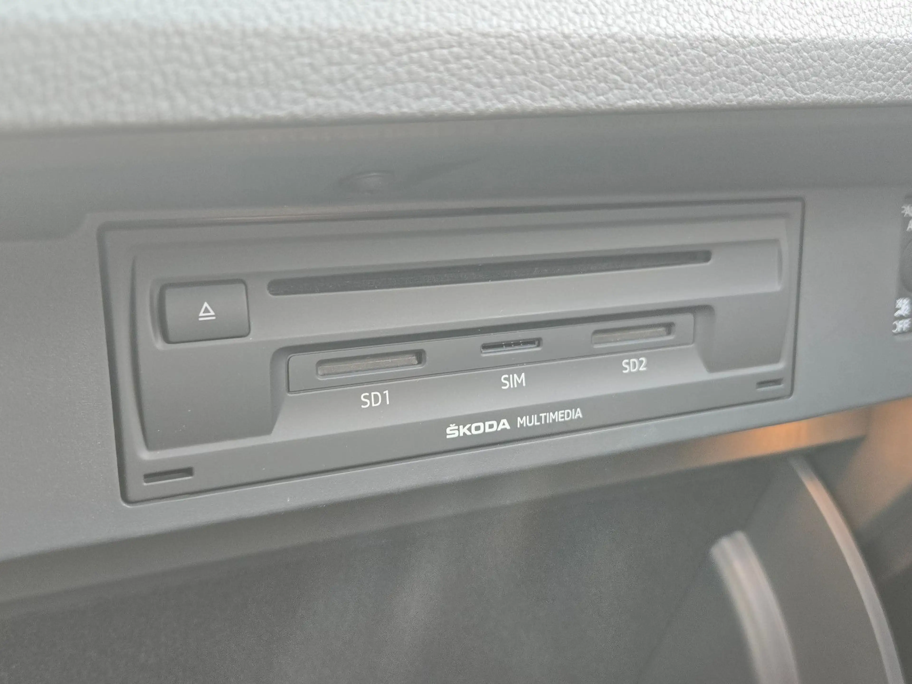 Skoda Superb 2.0TDI DSG 4x4 L&K, GARANTIE, LEDER, S-H. — photo 21