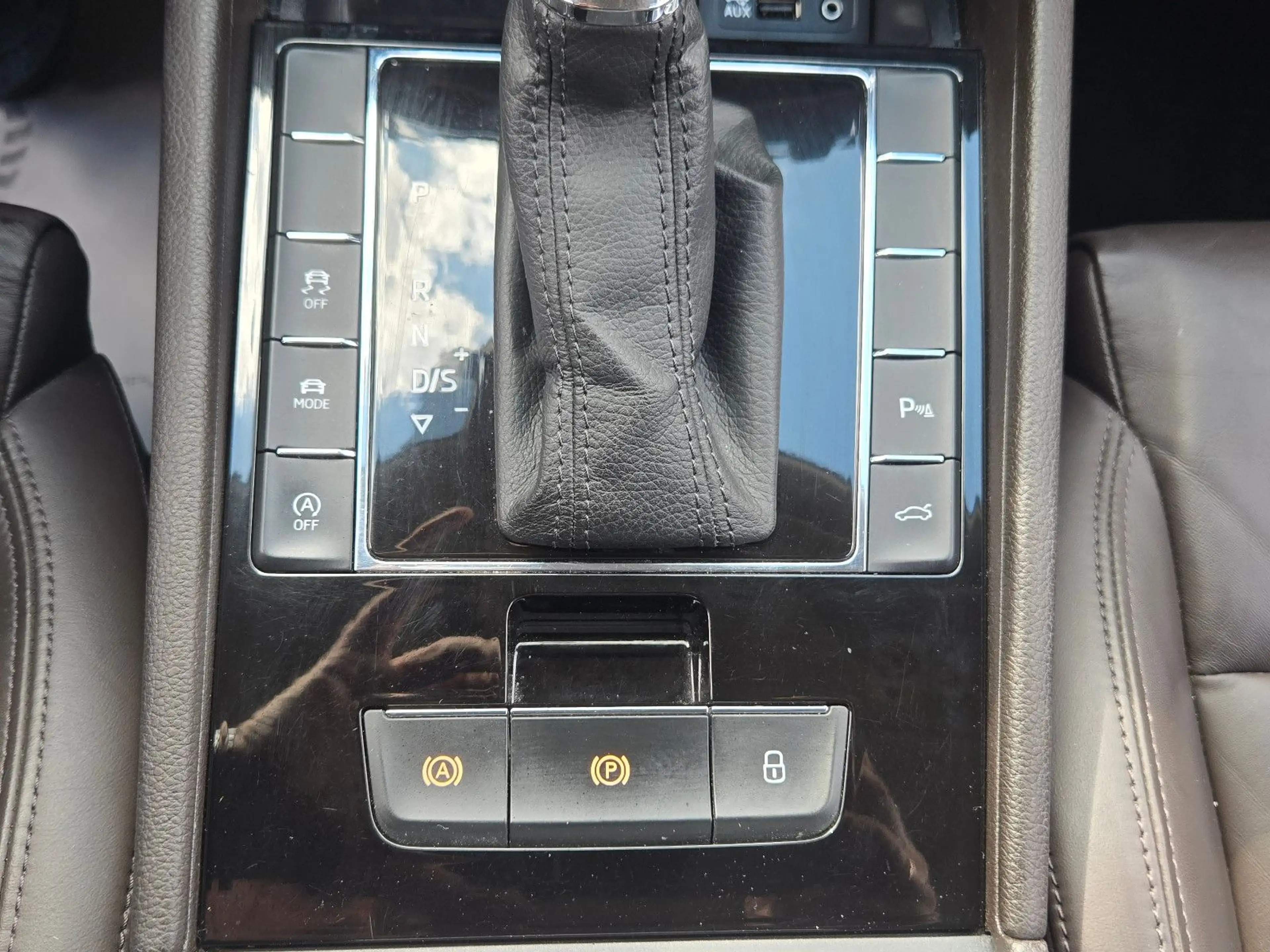 Skoda Superb 2.0TDI DSG 4x4 L&K, GARANTIE, LEDER, S-H. — photo 20