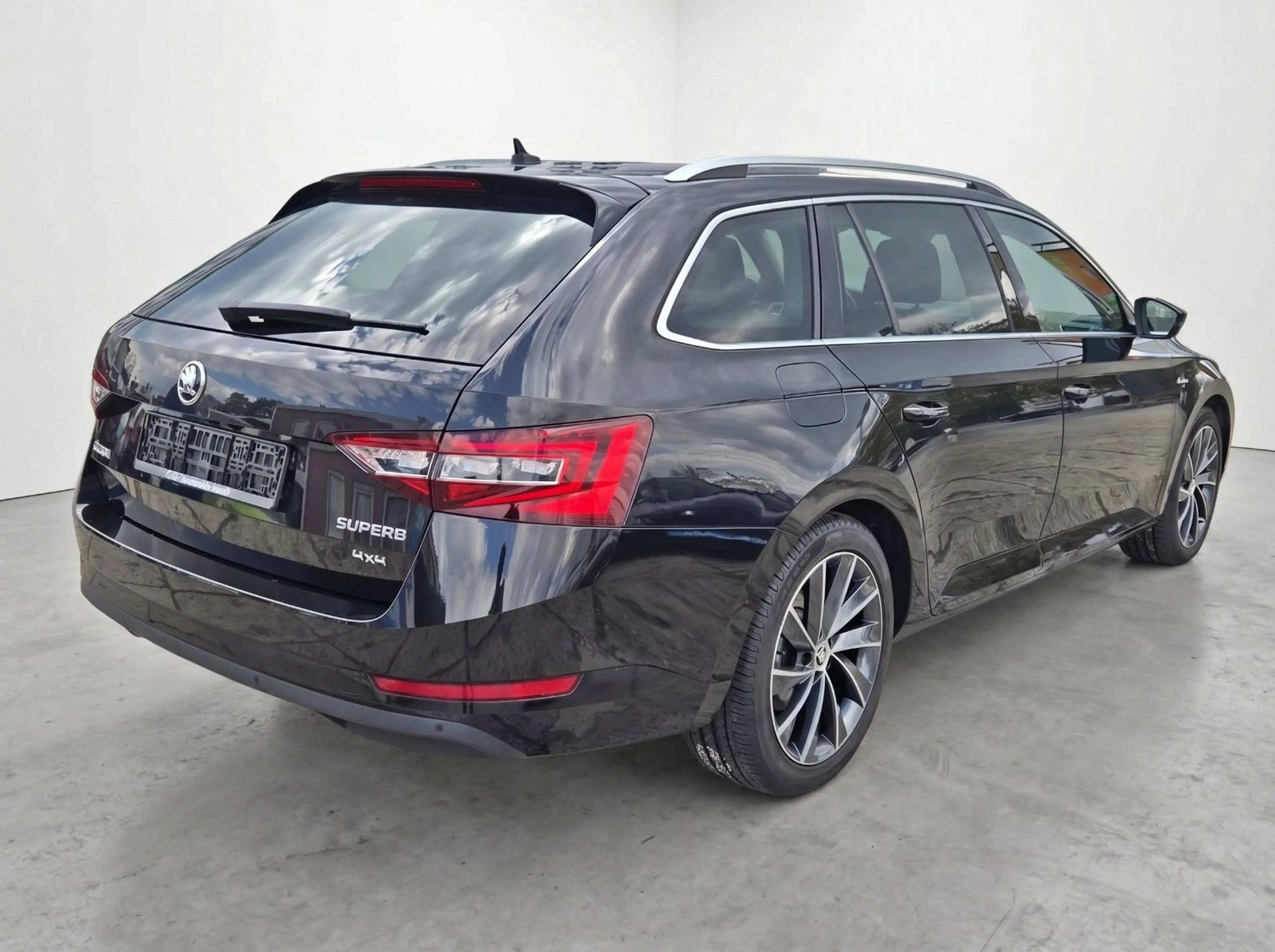 Skoda Superb 2.0TDI DSG 4x4 L&K, GARANTIE, LEDER, S-H. — photo 6