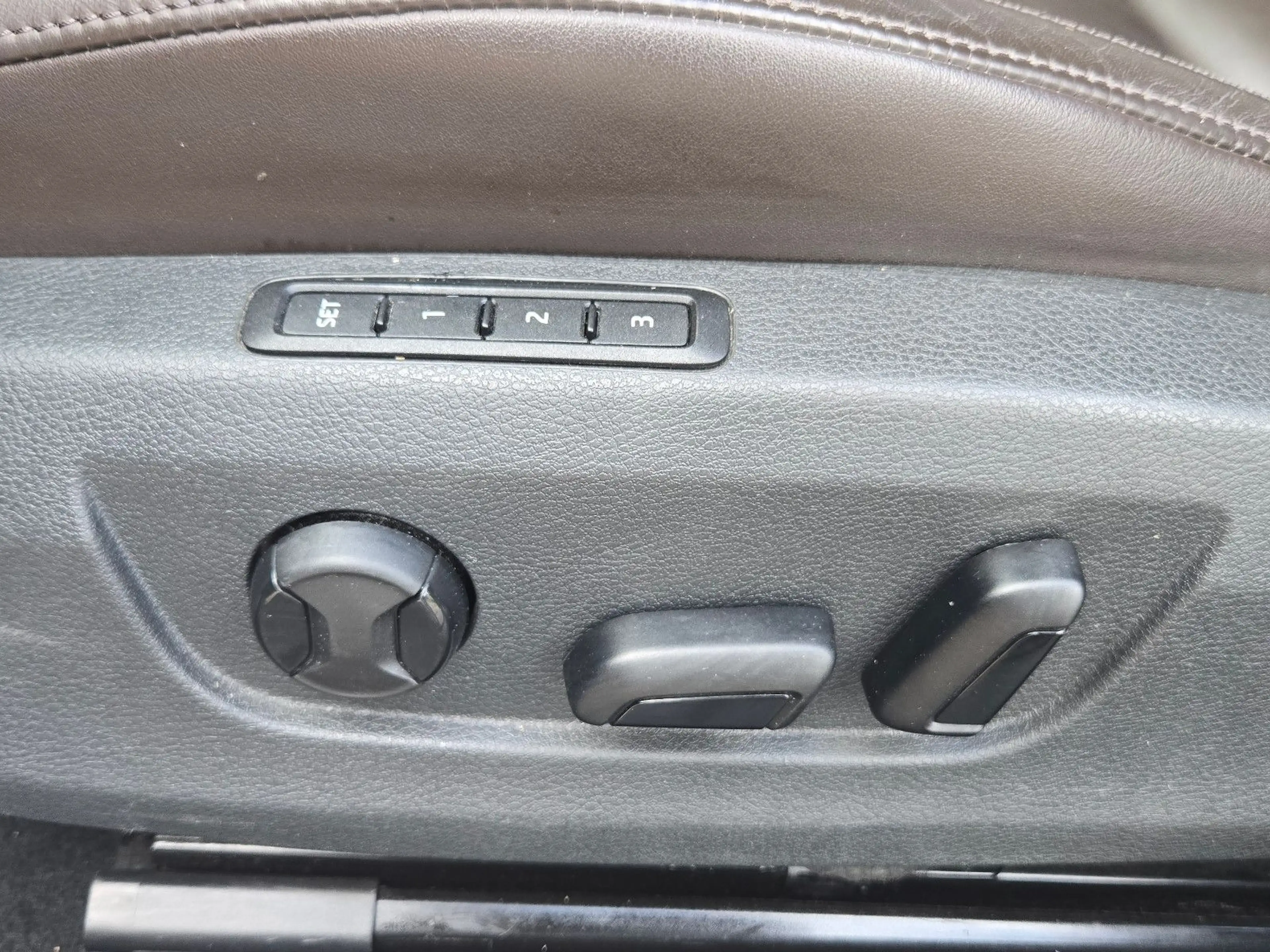 Skoda Superb 2.0TDI DSG 4x4 L&K, GARANTIE, LEDER, S-H. — photo 23