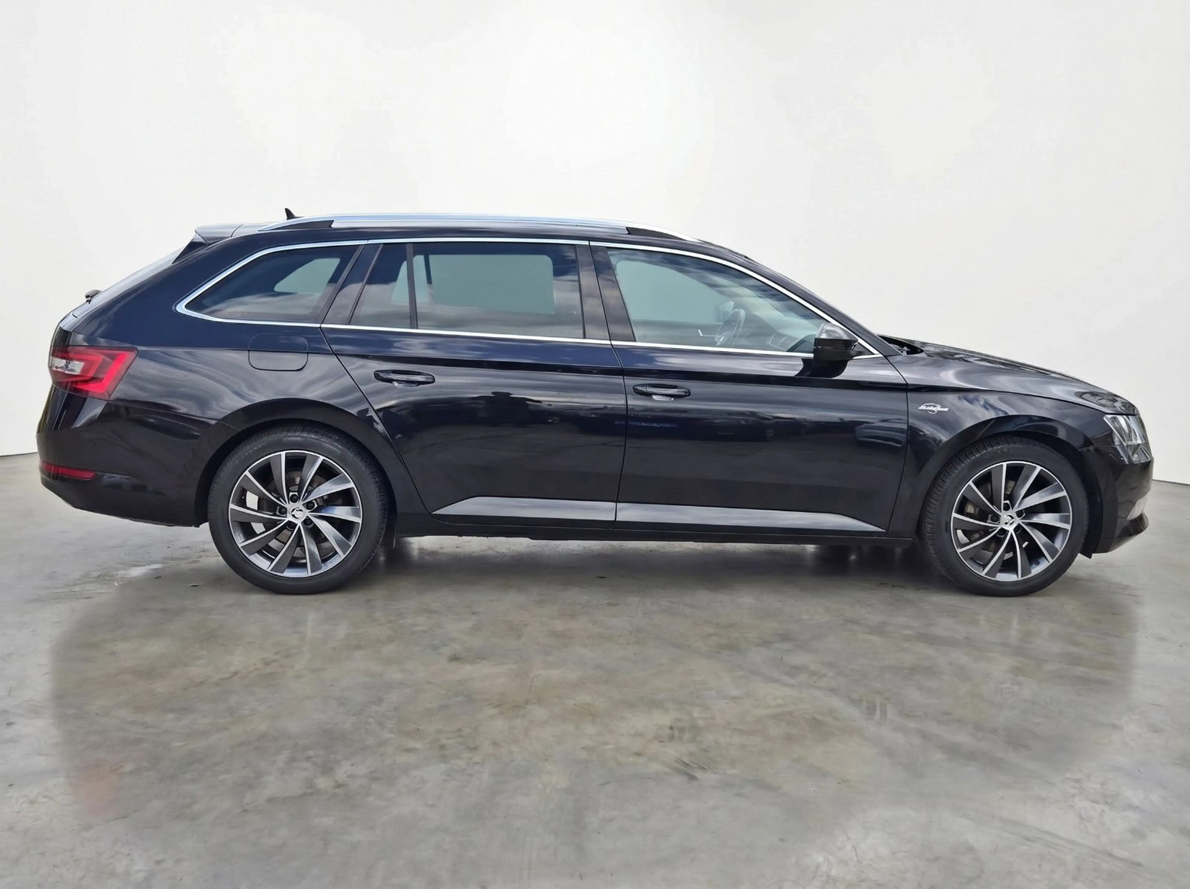 Skoda Superb 2.0TDI DSG 4x4 L&K, GARANTIE, LEDER, S-H. — photo 5