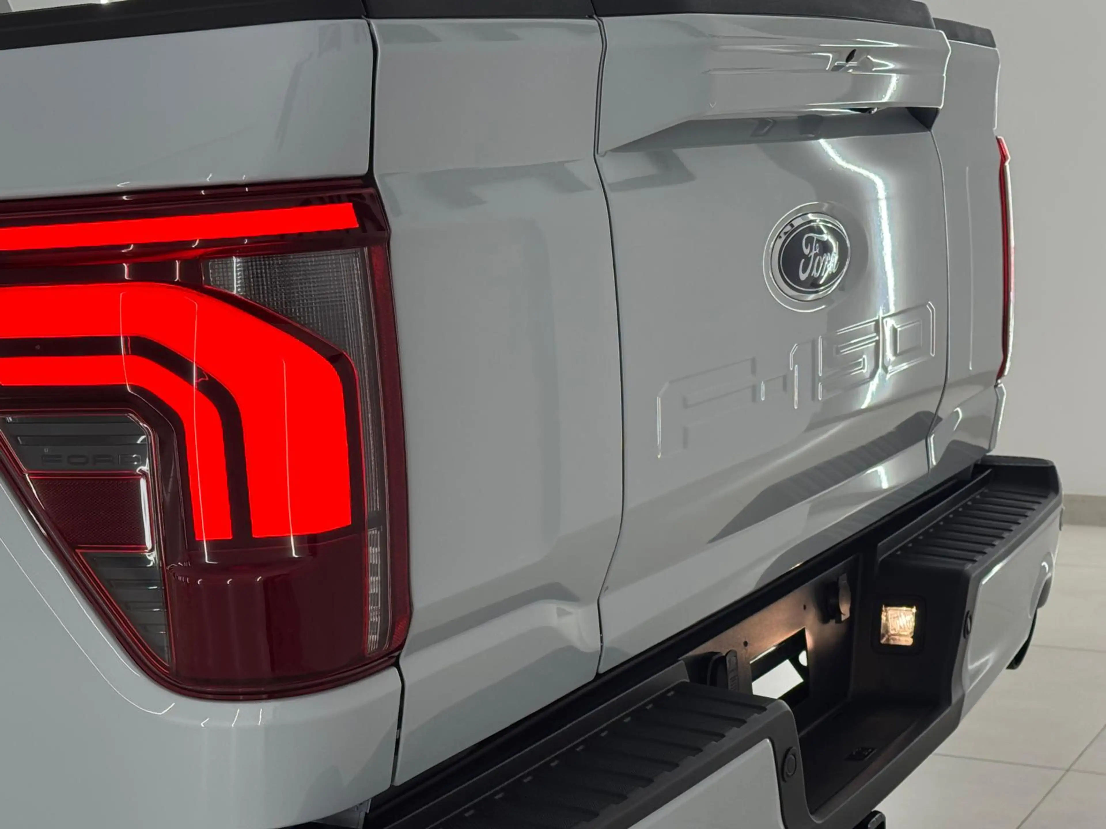 Ford F 150 USA 5.0 V8 Lariat black FX4 / B&O / Pano / HUD — photo 9