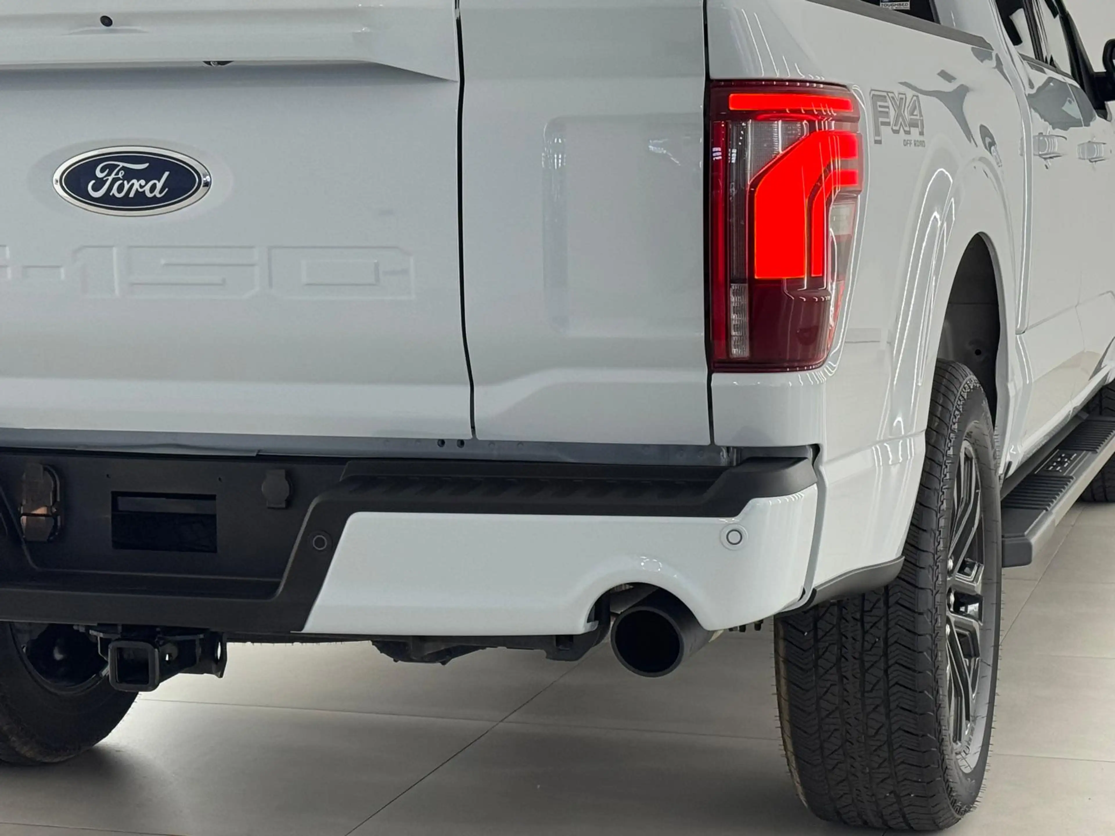 Ford F 150 USA 5.0 V8 Lariat black FX4 / B&O / Pano / HUD — photo 13