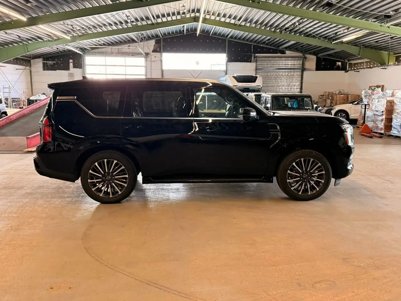 Nissan Armada PLATINUM RESERVE+2026+T1+EUreg+V6+7s 5