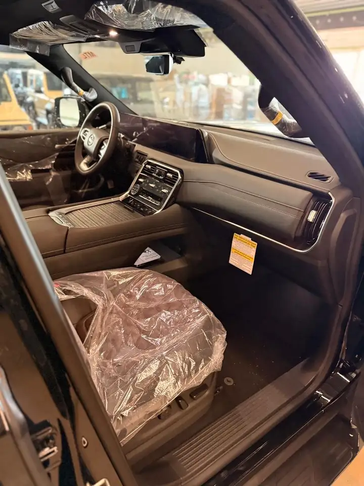 Nissan Armada PLATINUM RESERVE+2026+T1+EUreg+V6+7s 9