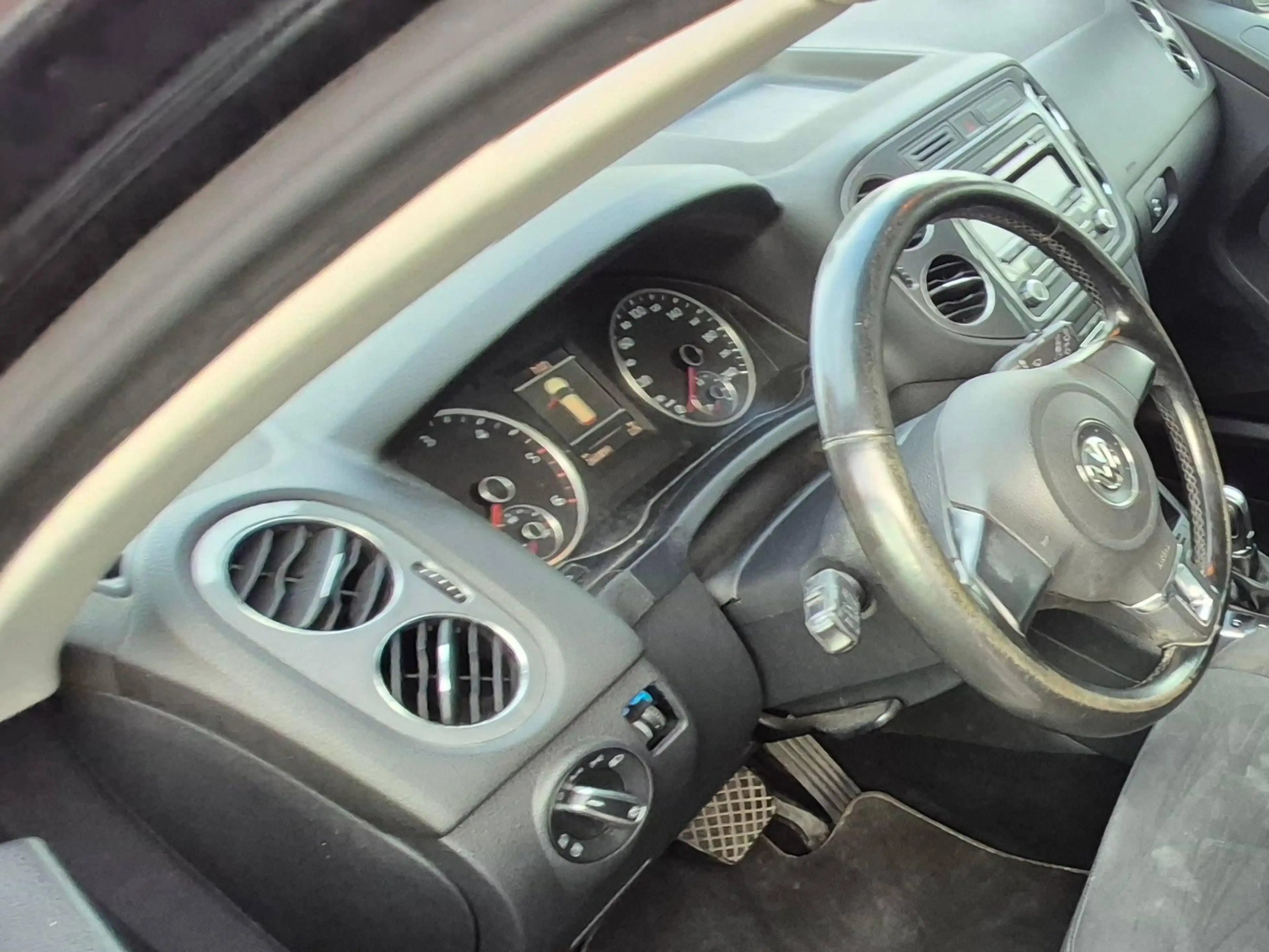 Volkswagen Tiguan Sport **Automatik Getriebe** — photo 7