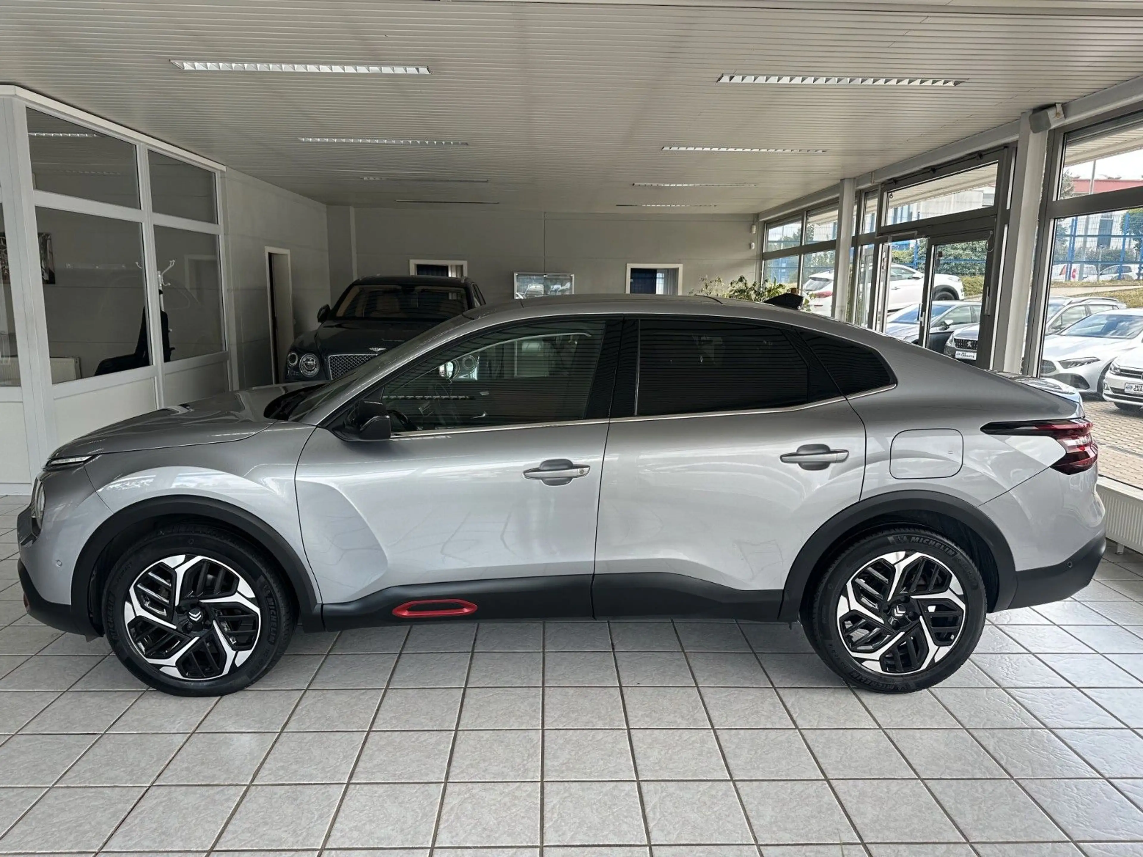Citroen C4 X 1.2 PureTech Shine Pack*HuD*SHZ*ACC*Pano* — photo 8
