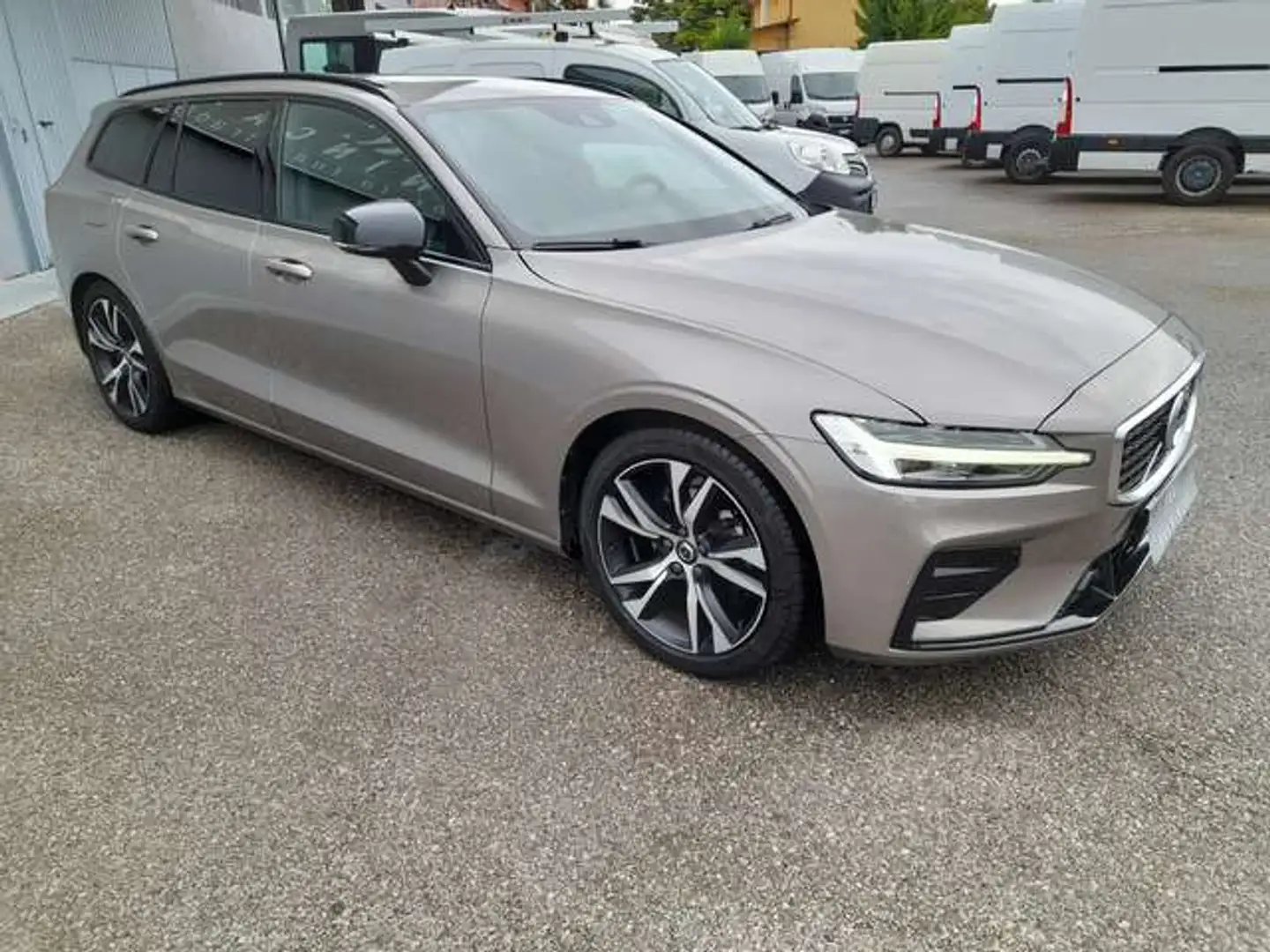 Volvo V60 V60 2.0 d3 R-design TETTO EURO6DTEMP Gris - 1