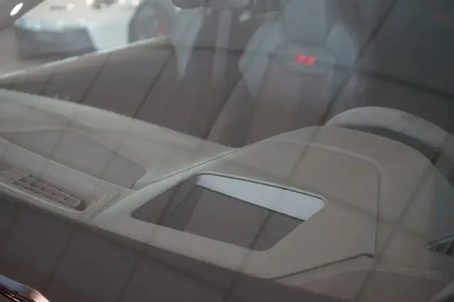 Audi RS Q8 view 12