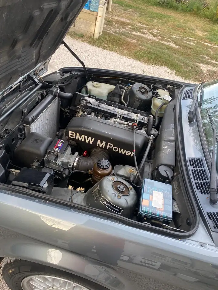 BMW 320i S c/abs 4p, foto 8