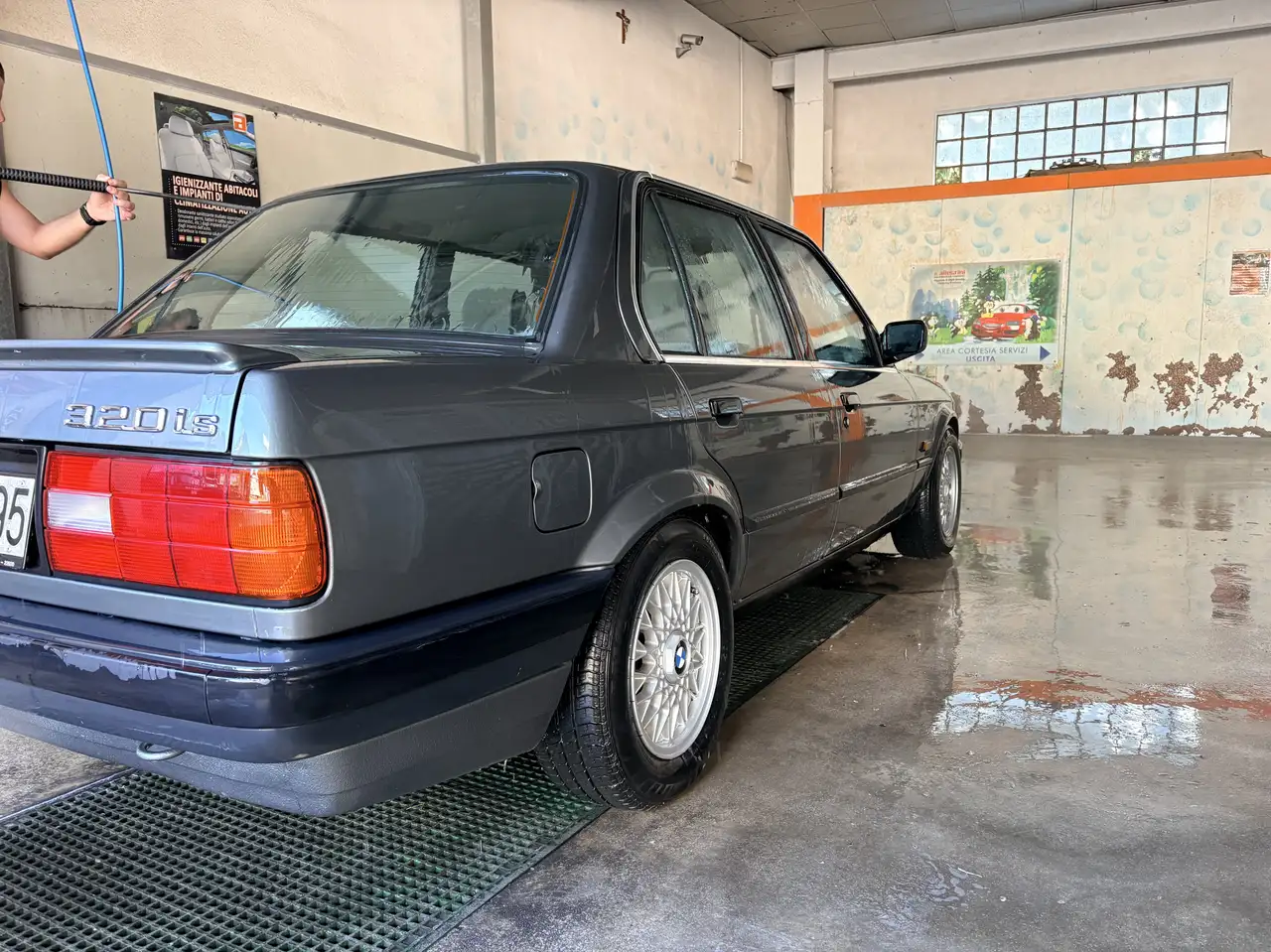 BMW 320i S c/abs 4p, foto 4