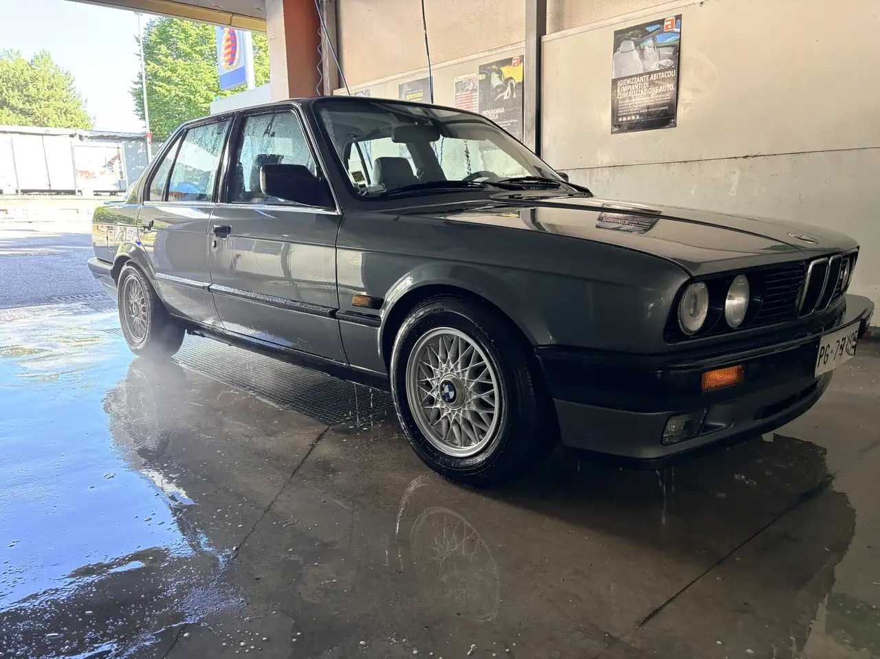 BMW 320i S c/abs 4p, foto 5