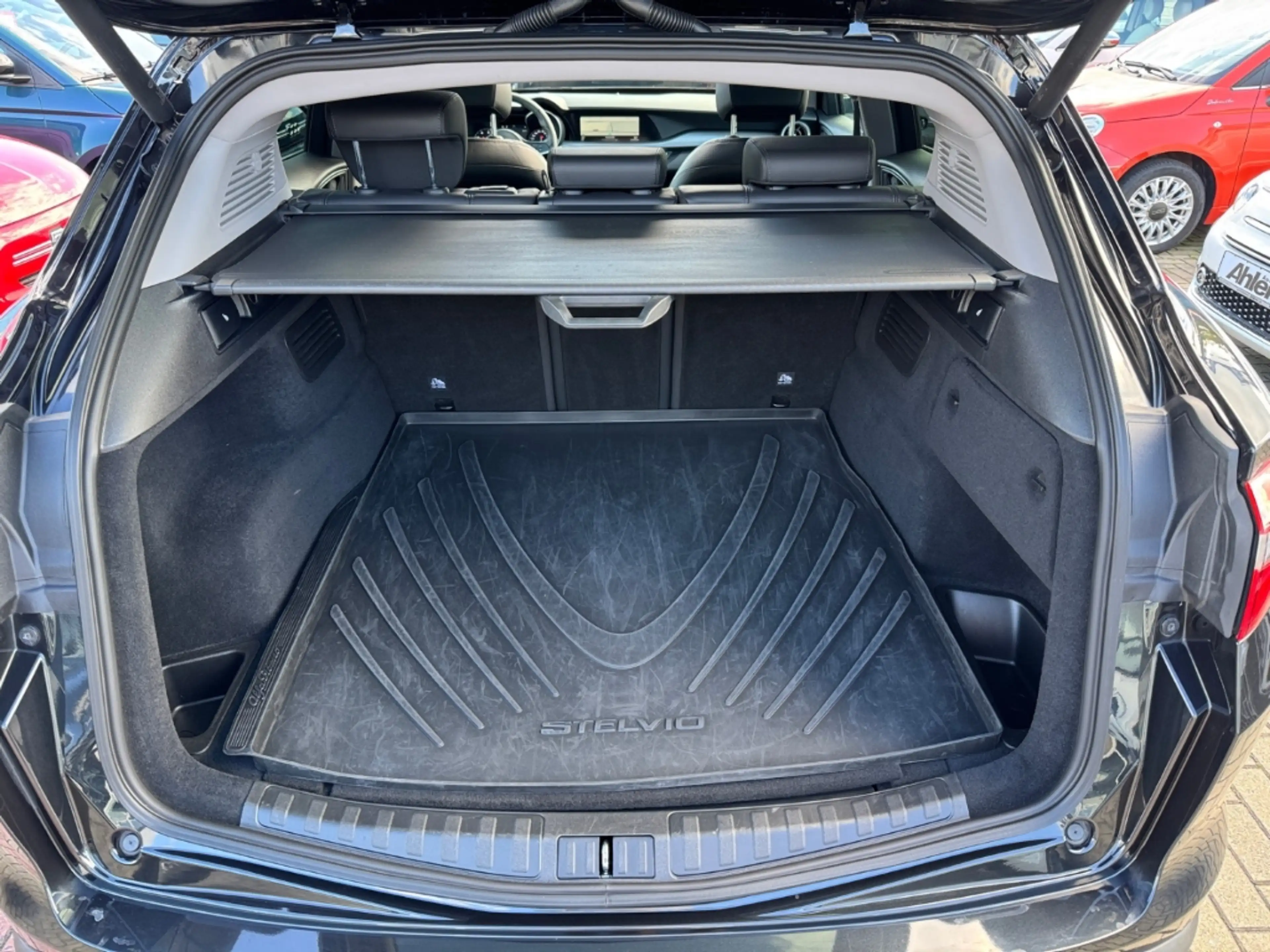 Alfa Romeo Stelvio Super+PANO+8FACH+LEDER+NAVI+XENON+ACC+KAMERA+ — photo 7