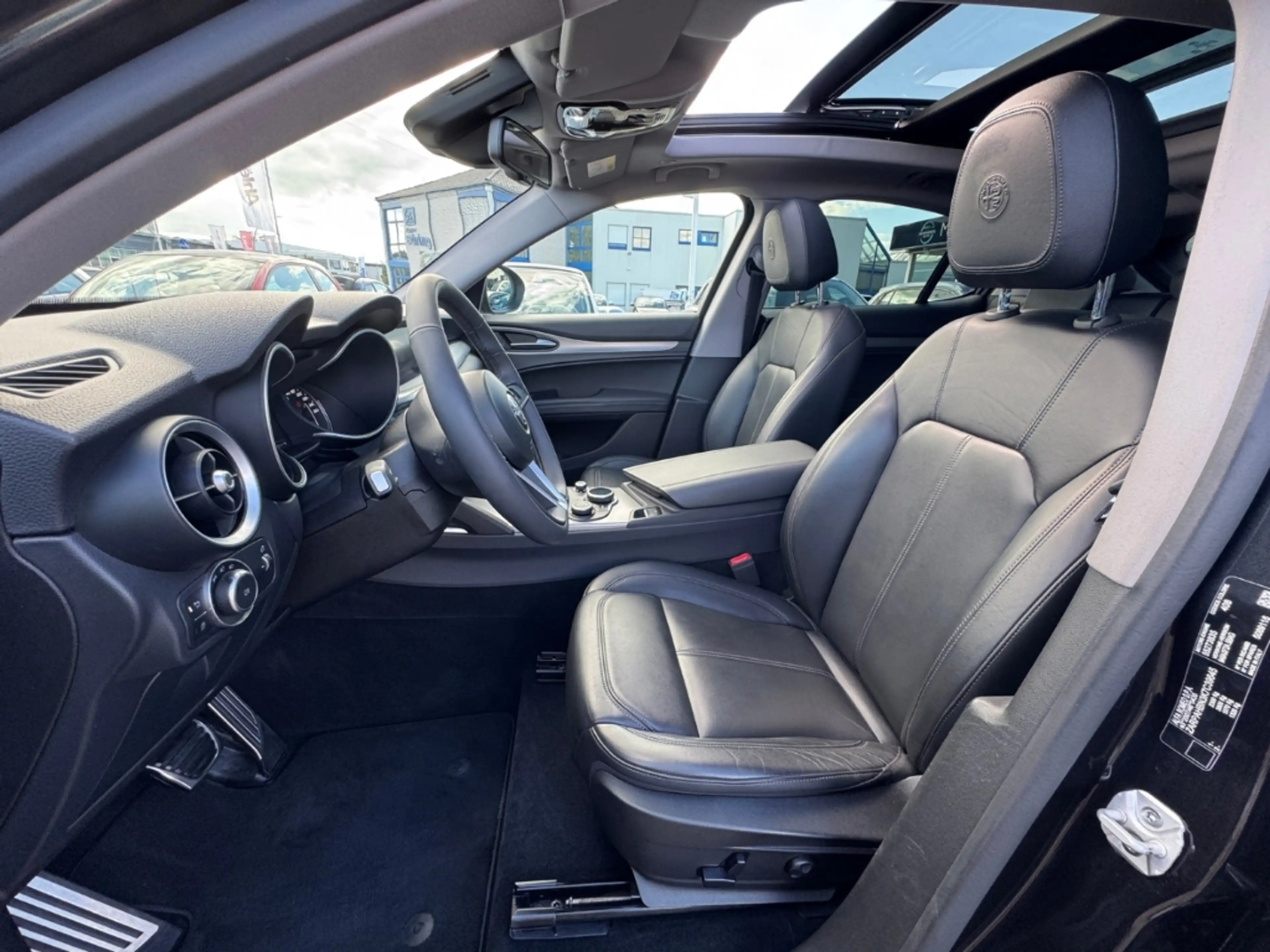 Alfa Romeo Stelvio Super+PANO+8FACH+LEDER+NAVI+XENON+ACC+KAMERA+ — photo 15